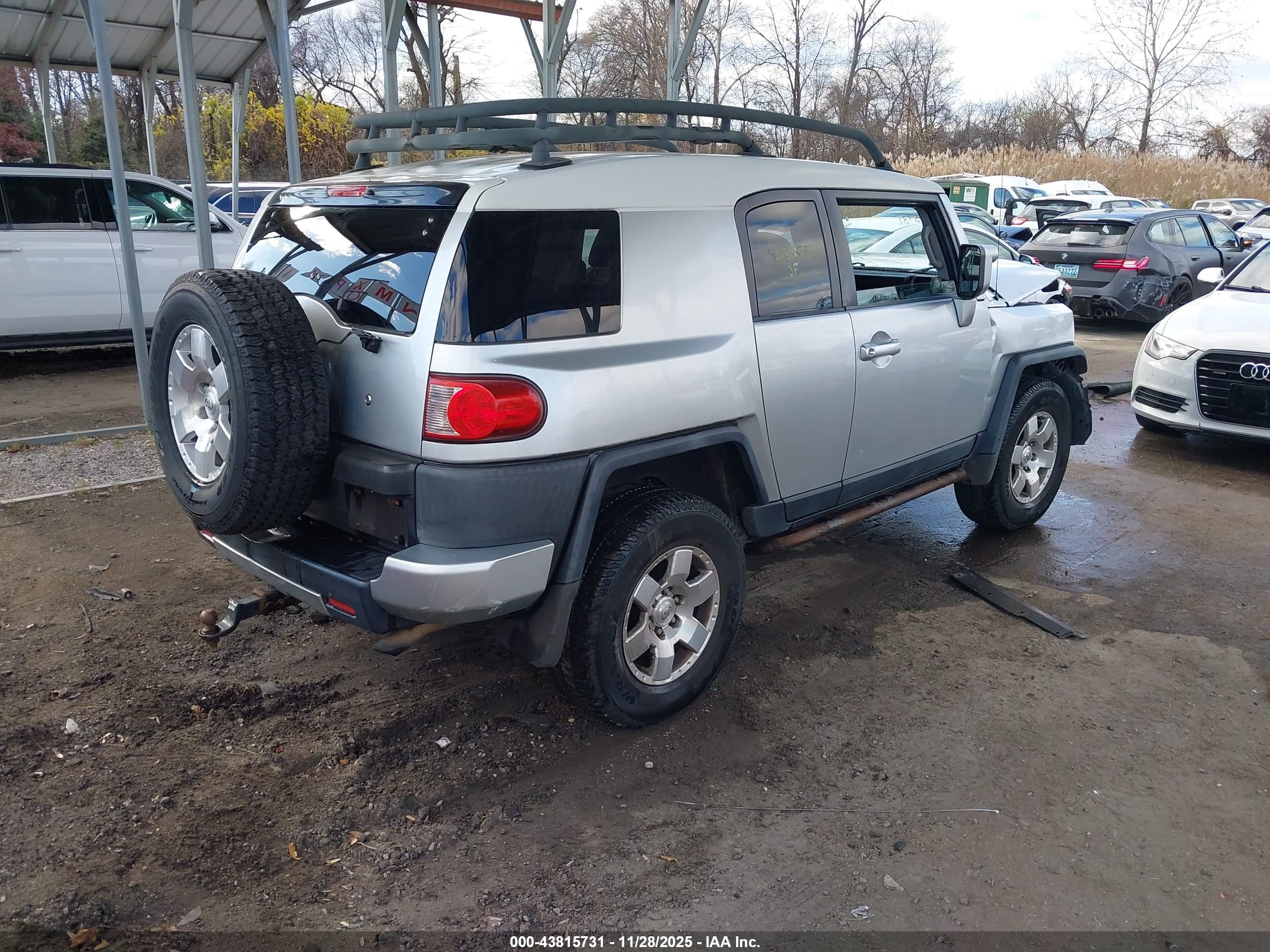 TOYOTA FJ image 4
