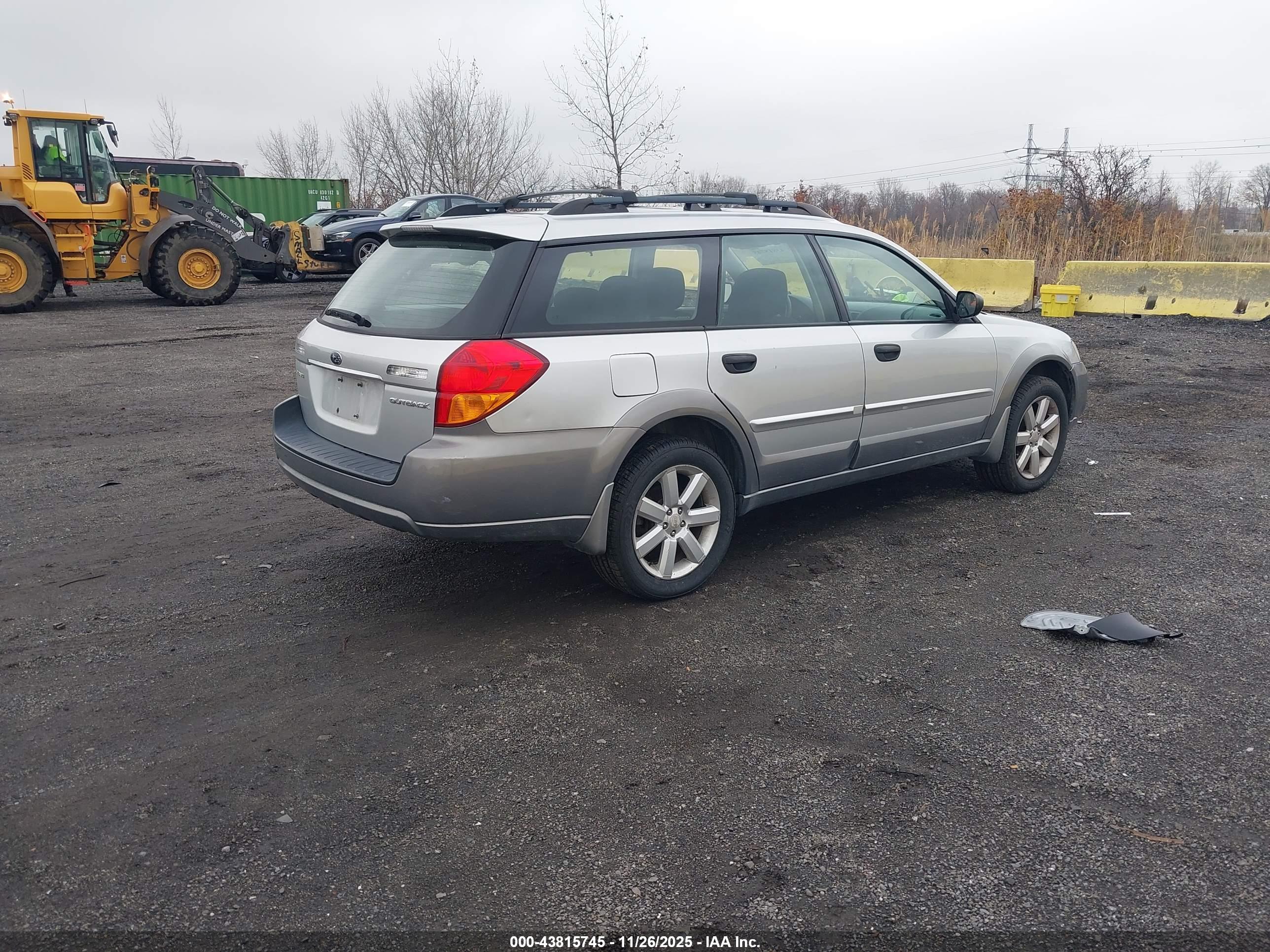 SUBARU OUTBACK image 4