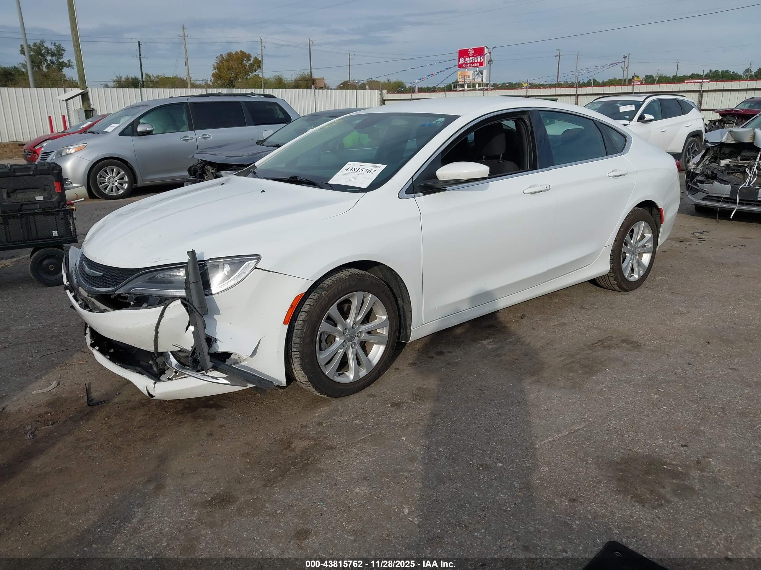 CHRYSLER 200 image 2