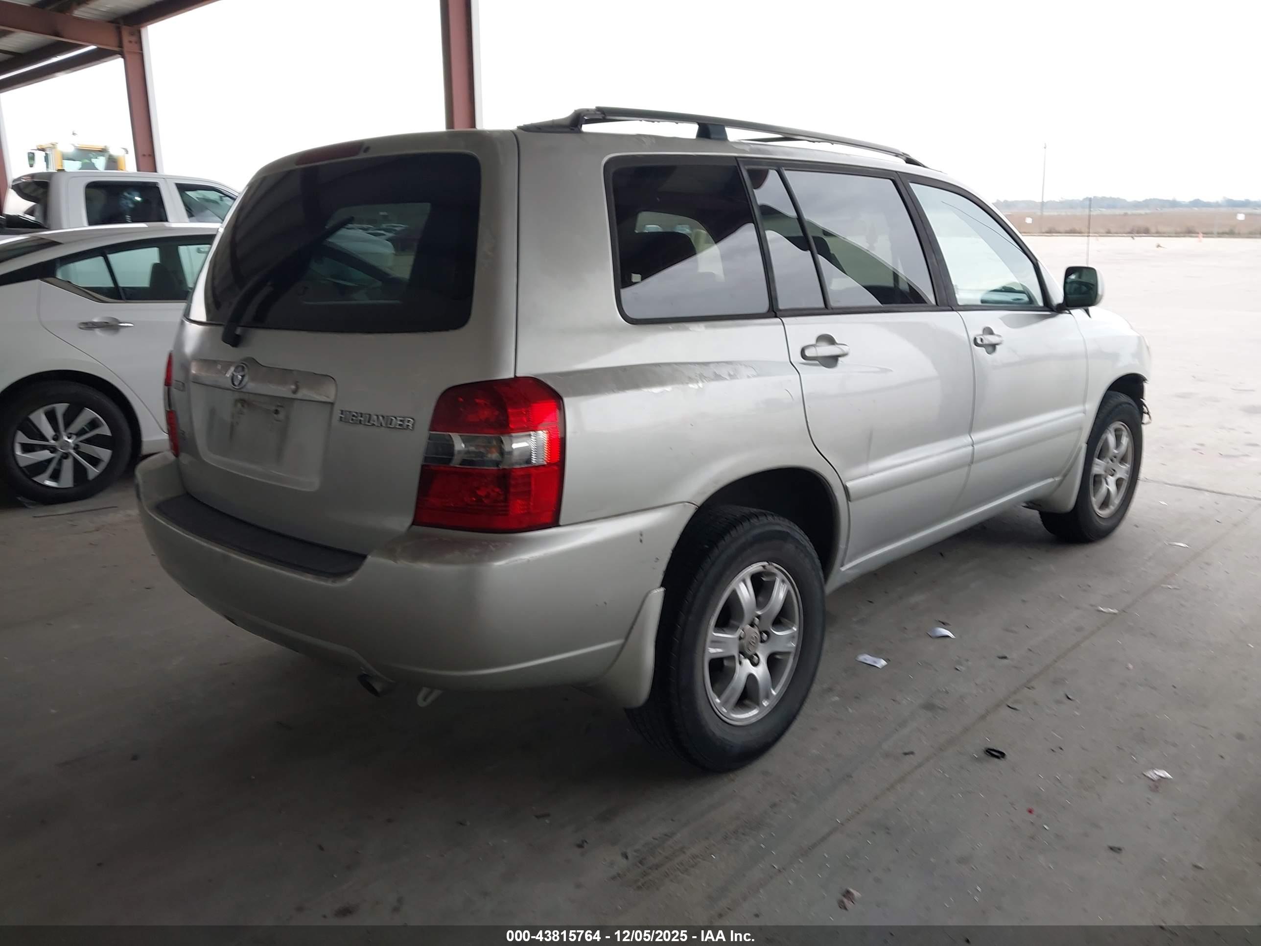 TOYOTA HIGHLANDER image 4