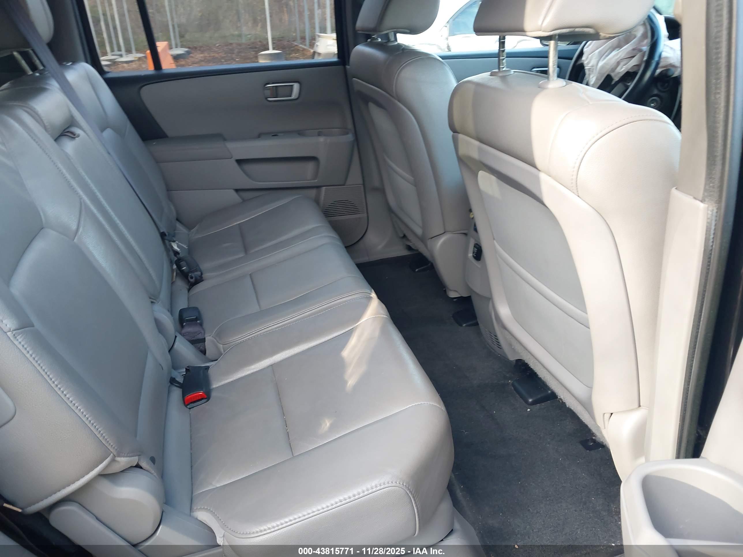 HONDA PILOT image 8