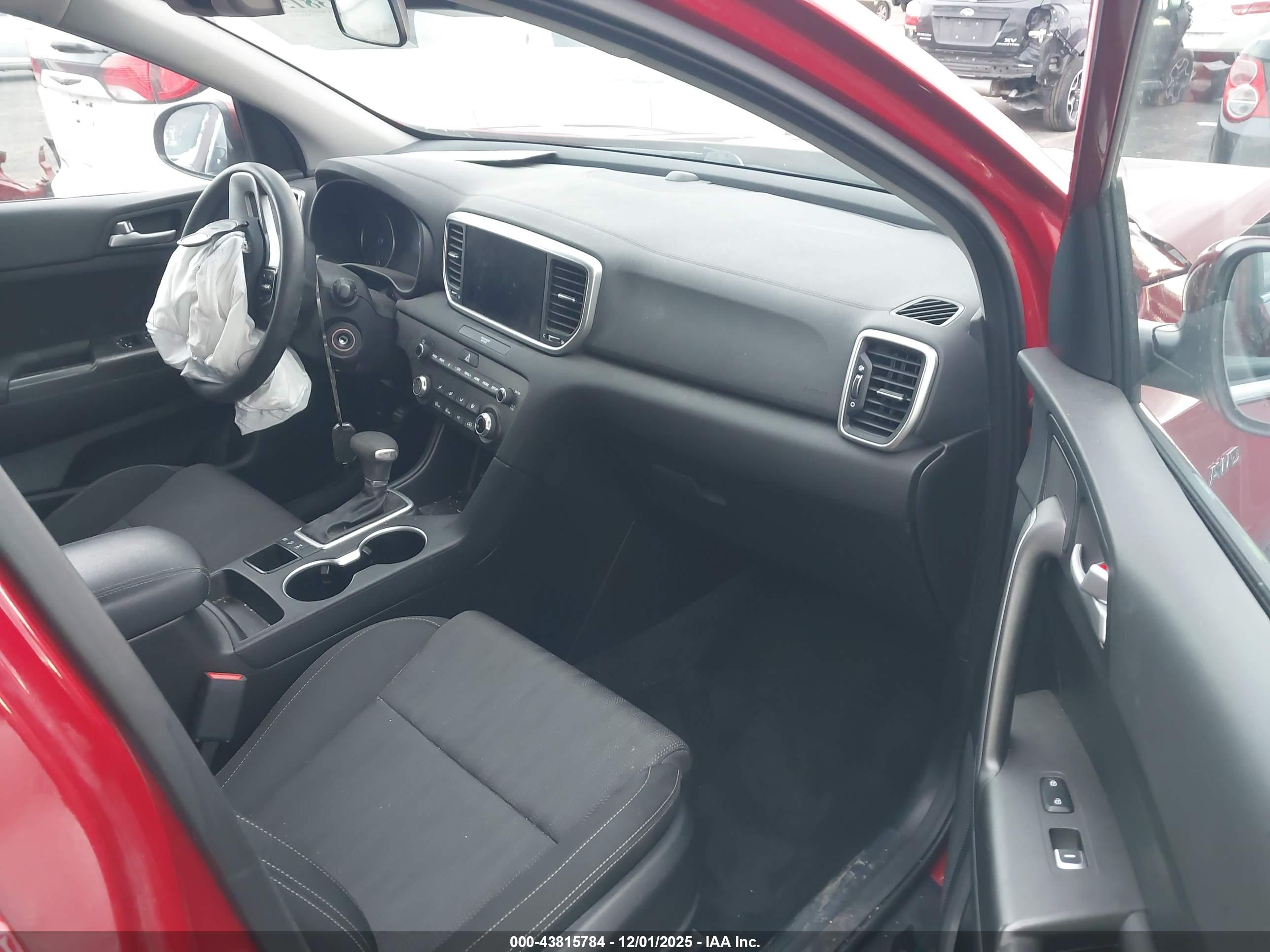 KIA SPORTAGE image 5