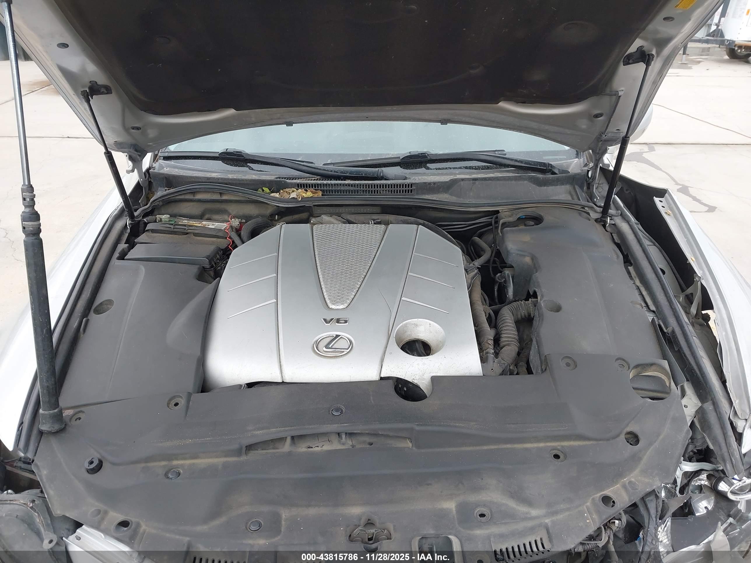 LEXUS IS image 10