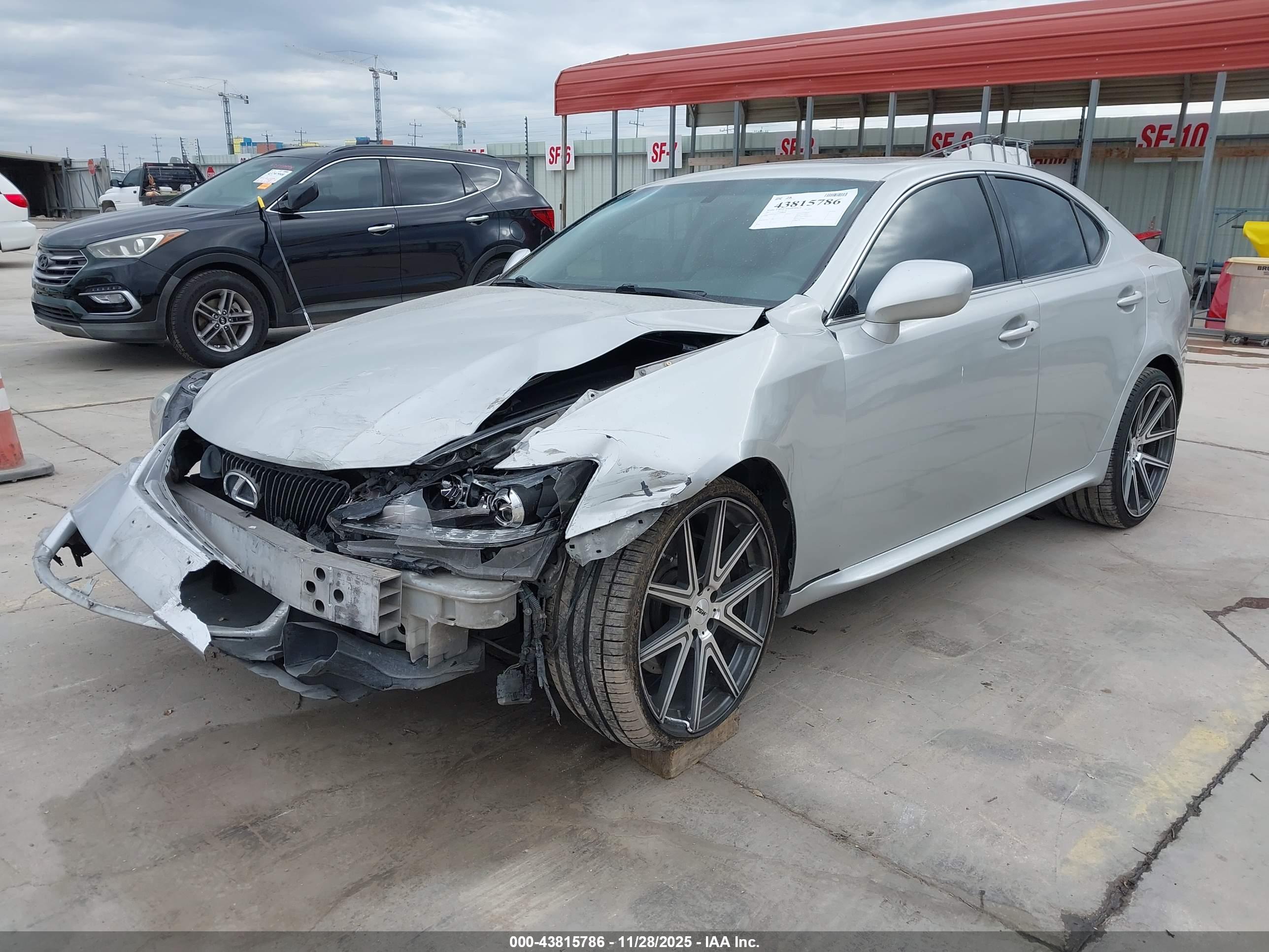 LEXUS IS image 2