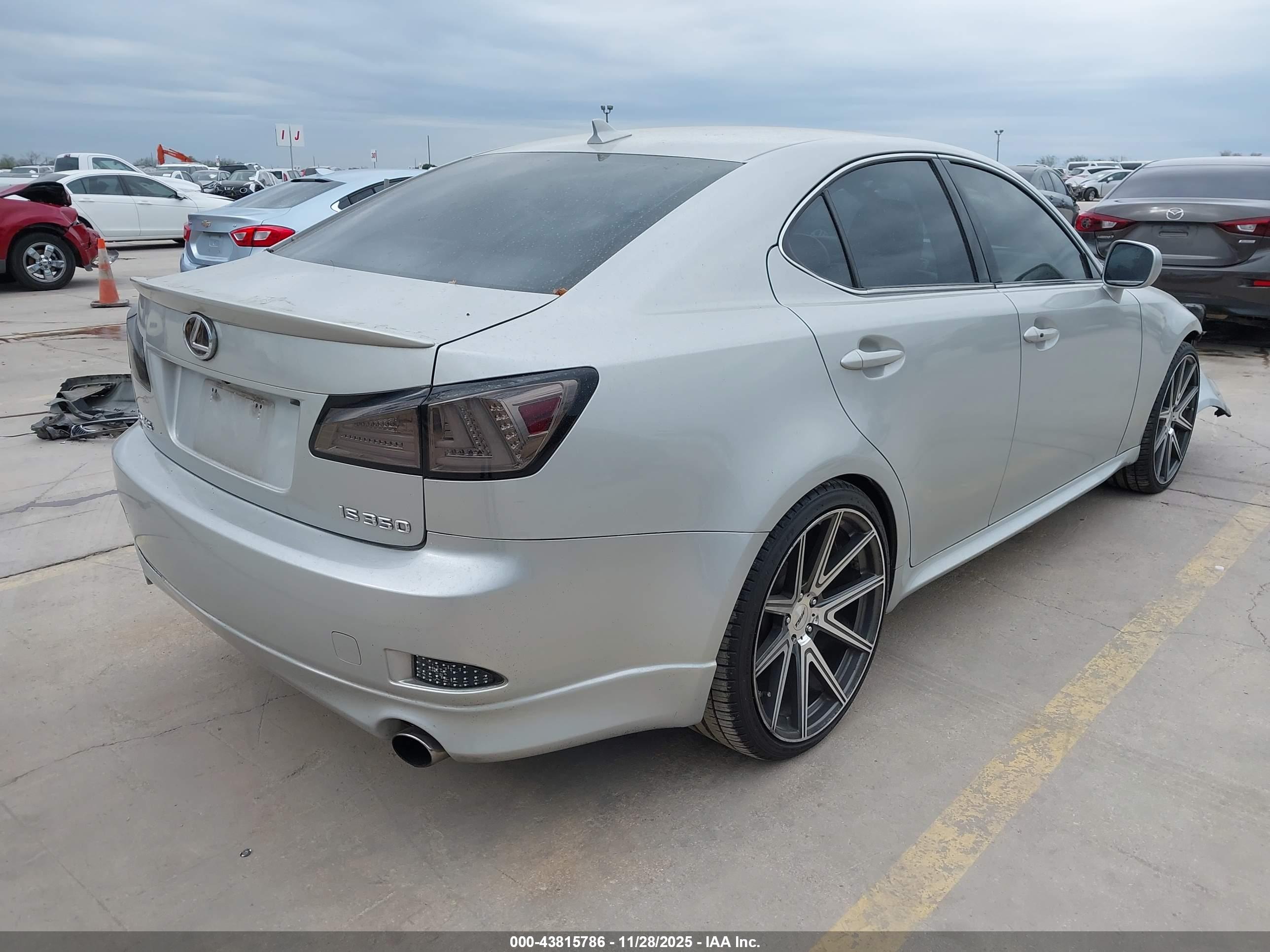 LEXUS IS image 4