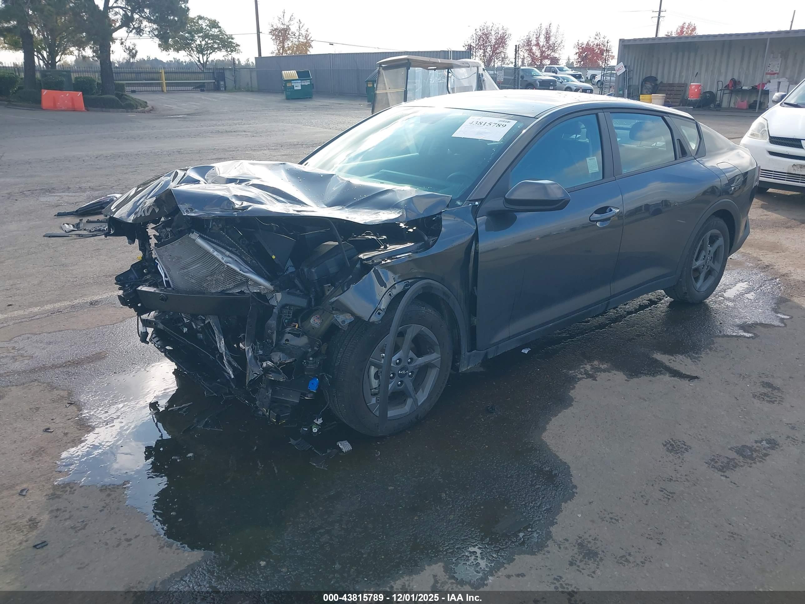KIA K4 image 2