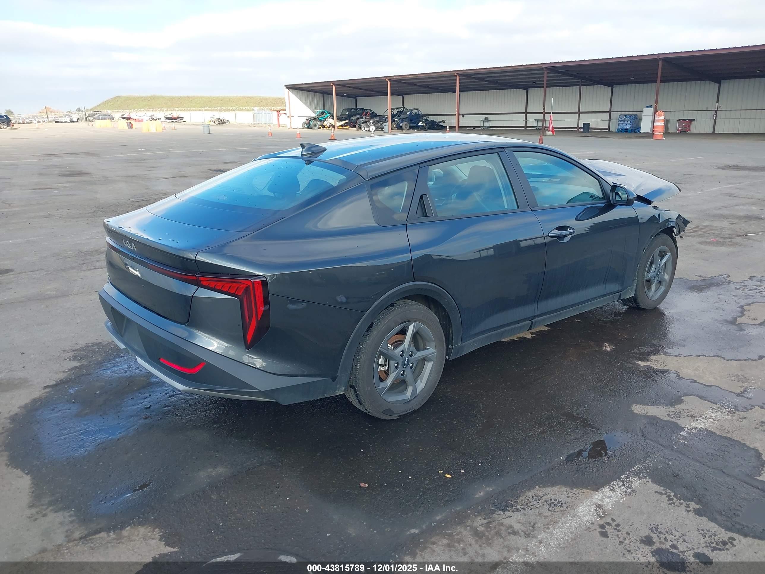 KIA K4 image 4