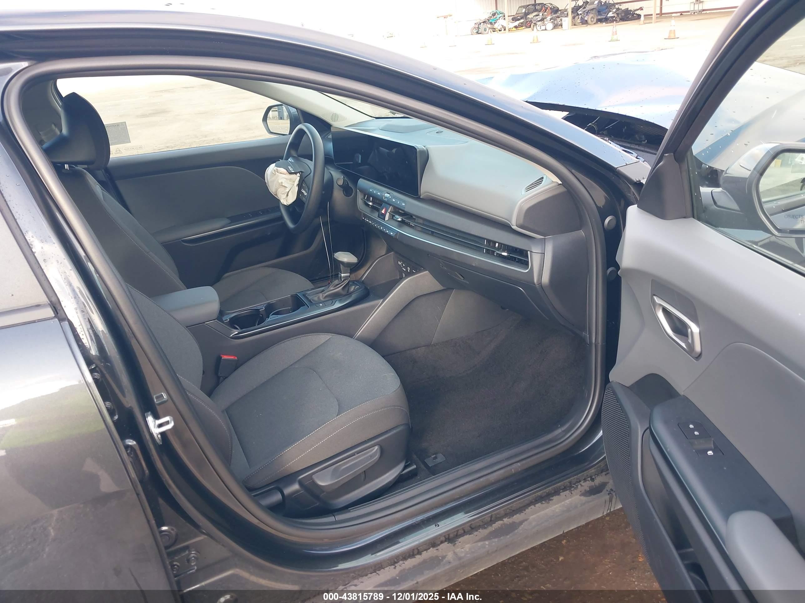 KIA K4 image 5