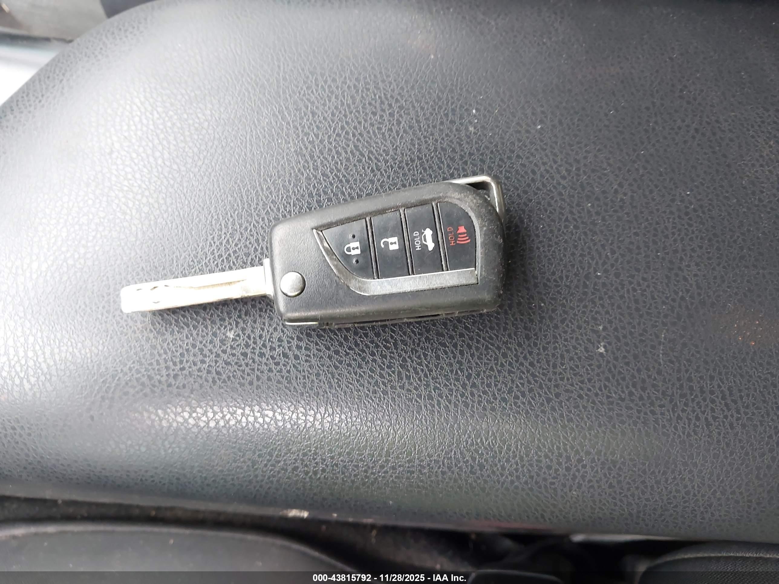 TOYOTA CAMRY image 11