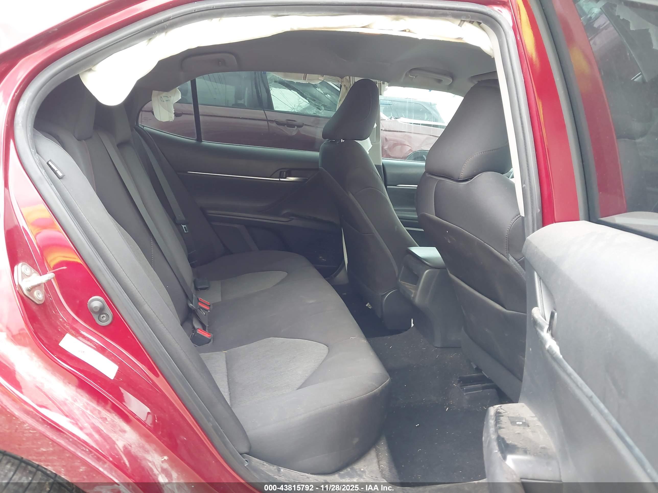 TOYOTA CAMRY image 8