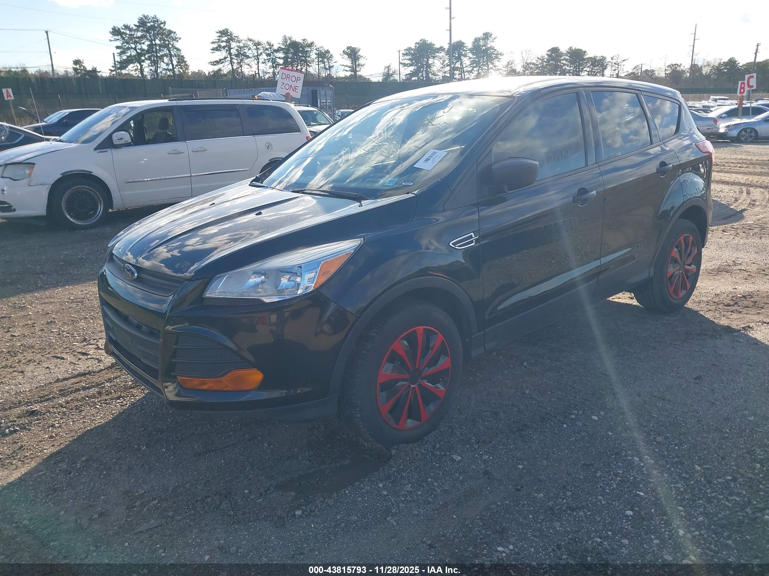 FORD ESCAPE image 2