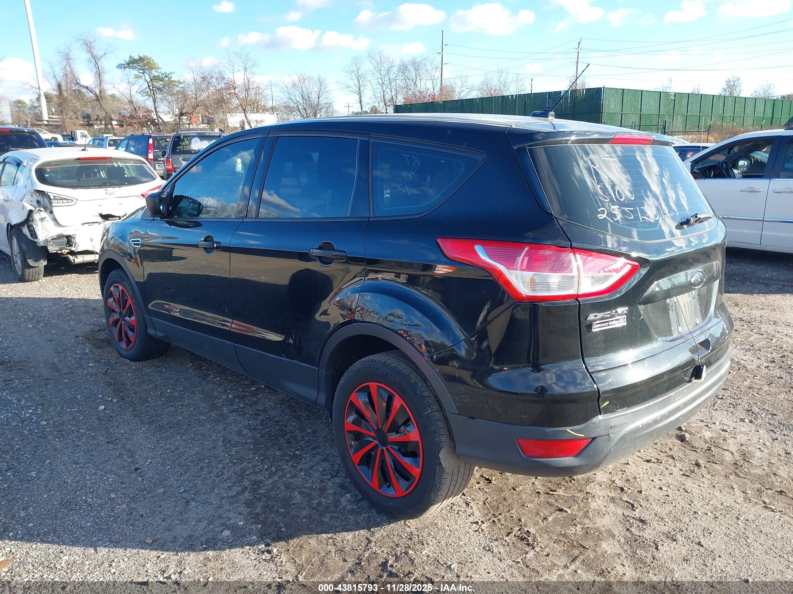FORD ESCAPE image 3