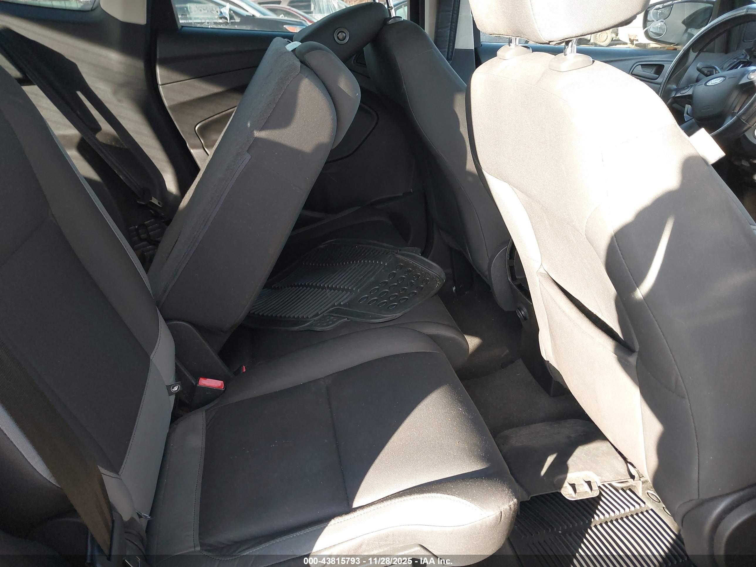 FORD ESCAPE image 8