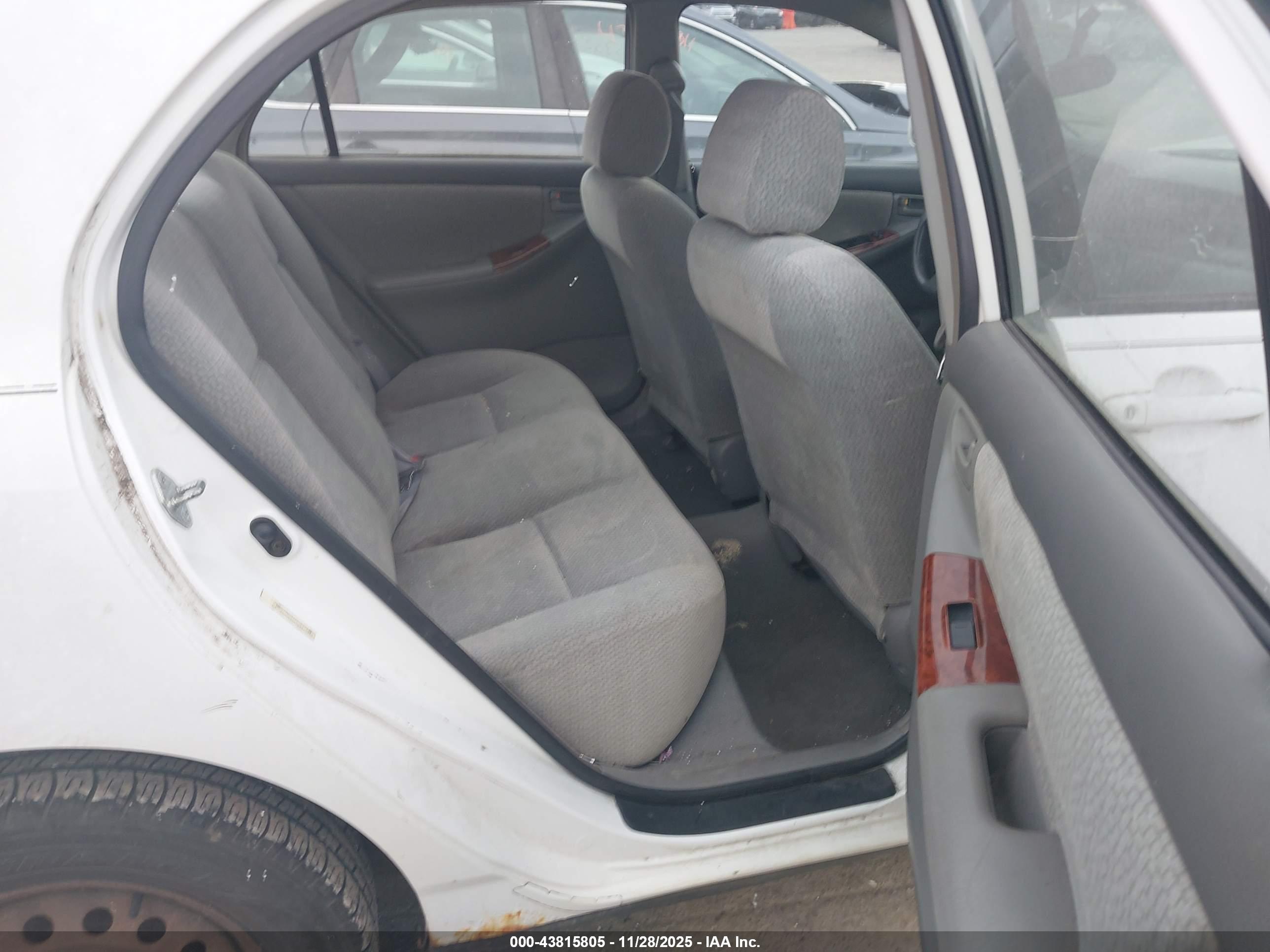 TOYOTA COROLLA image 8