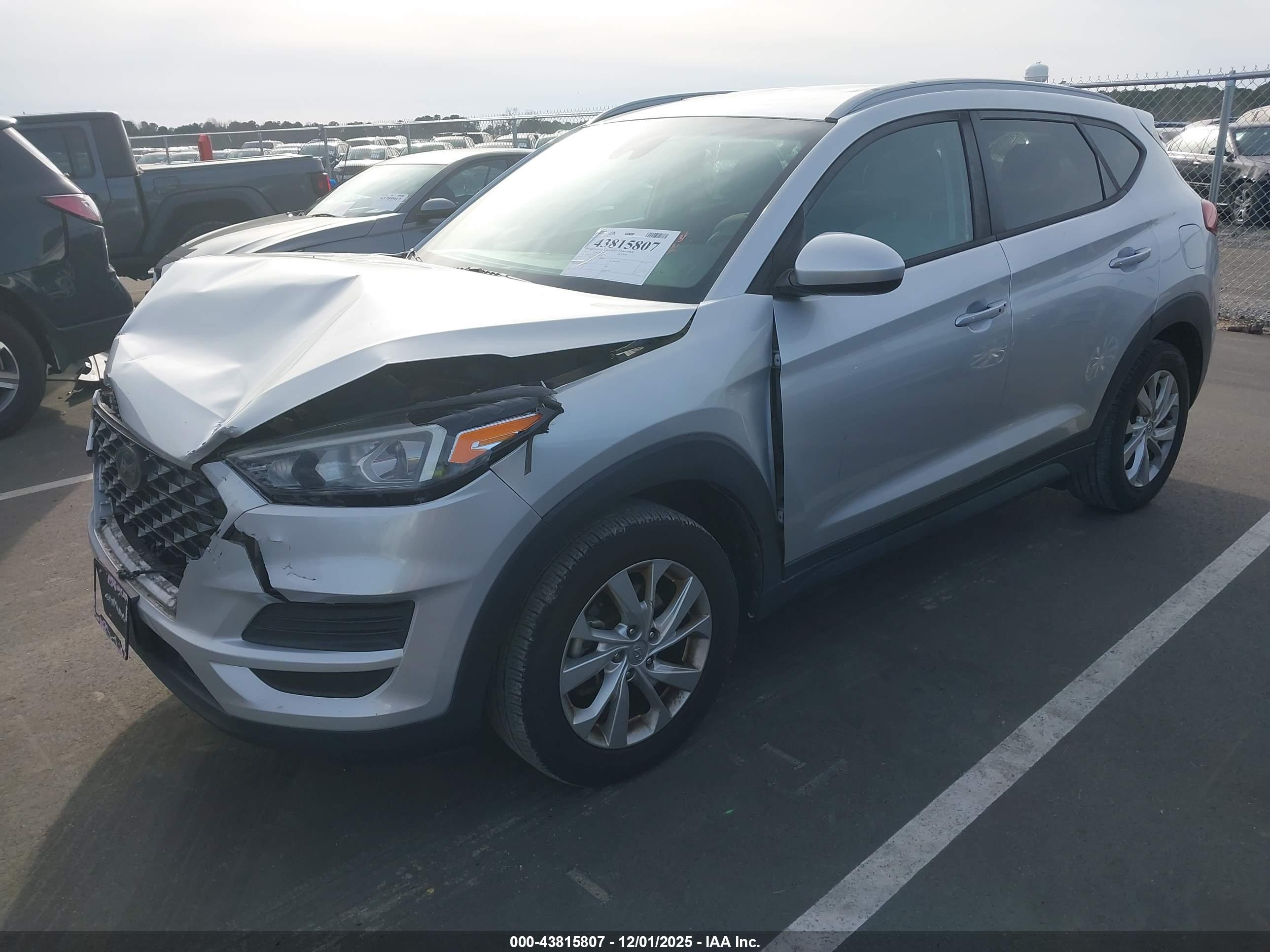 HYUNDAI TUCSON image 2