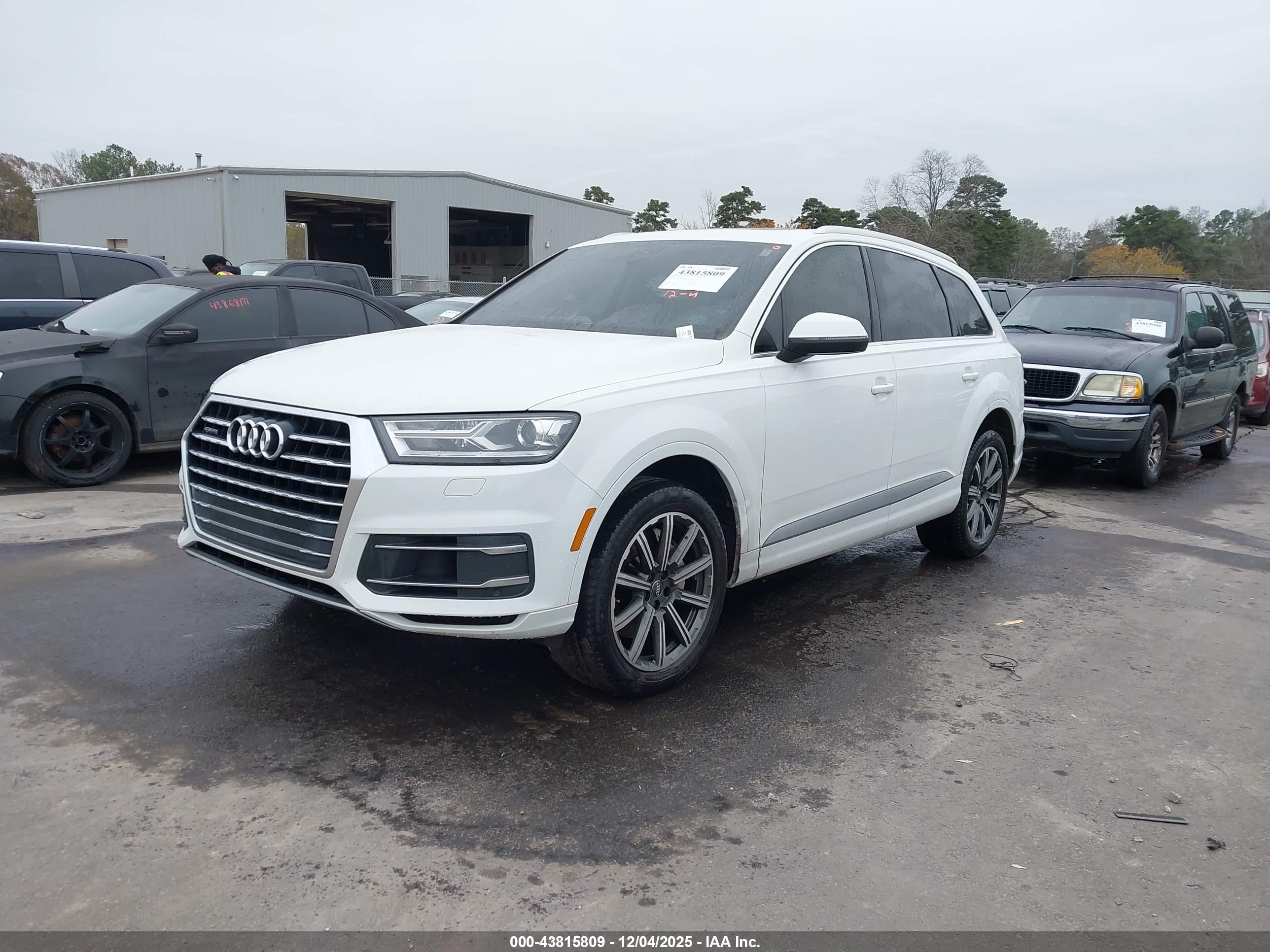 AUDI Q7 image 2