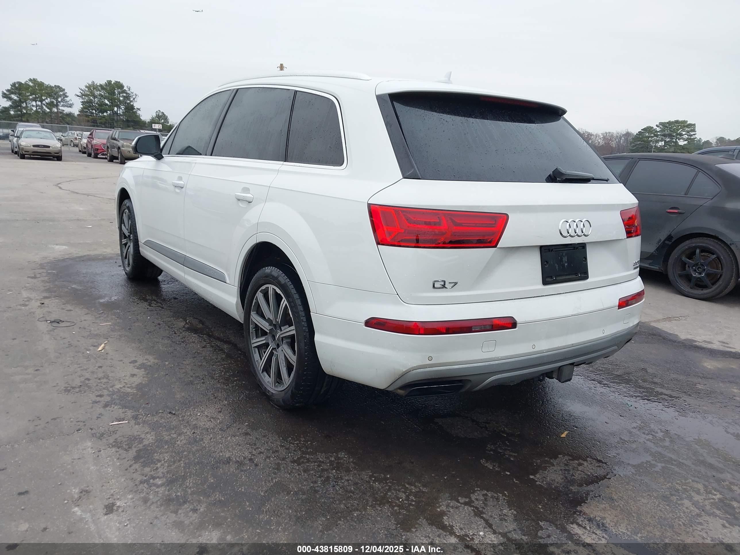 AUDI Q7 image 3