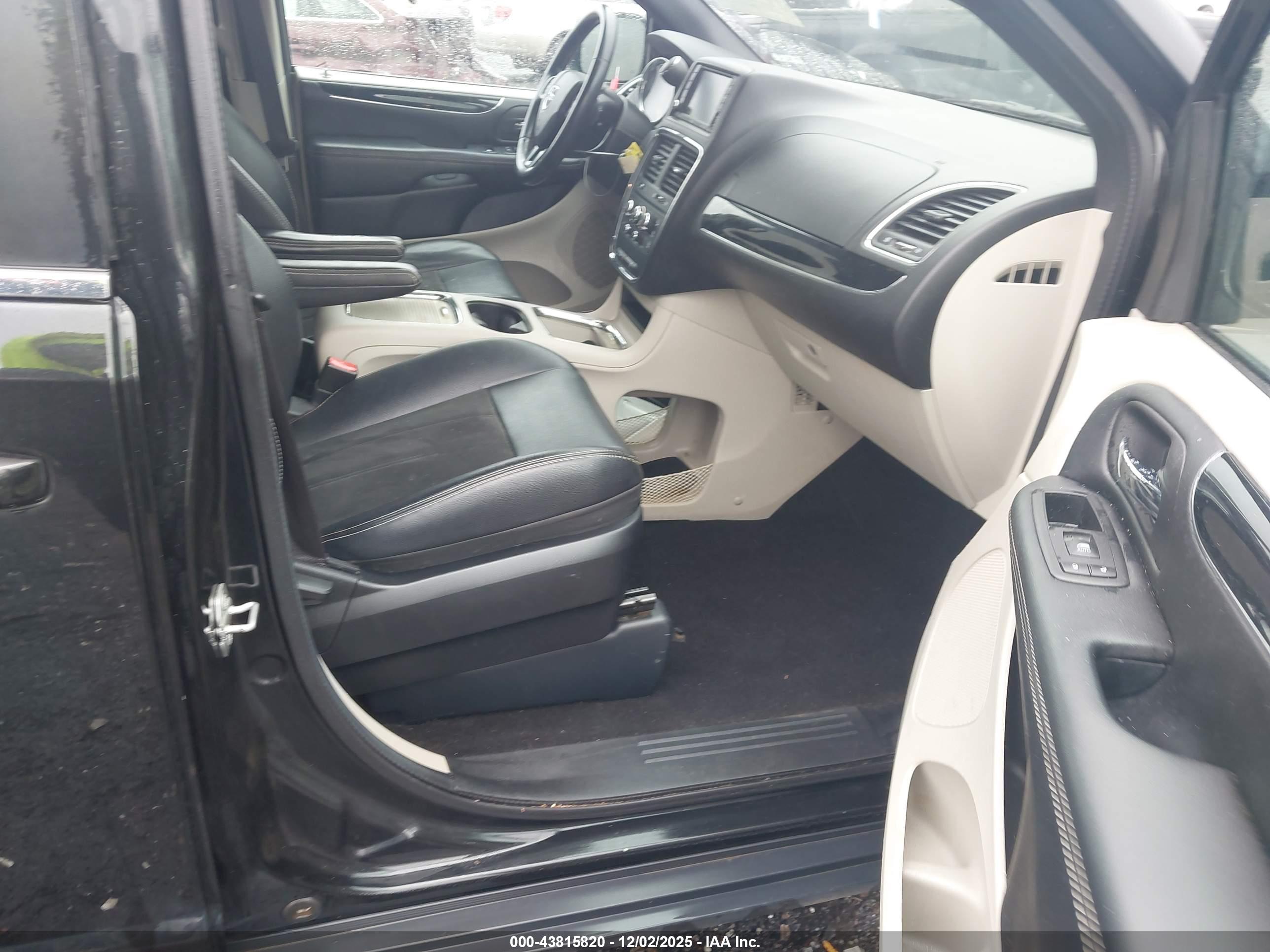 DODGE GRAND image 5