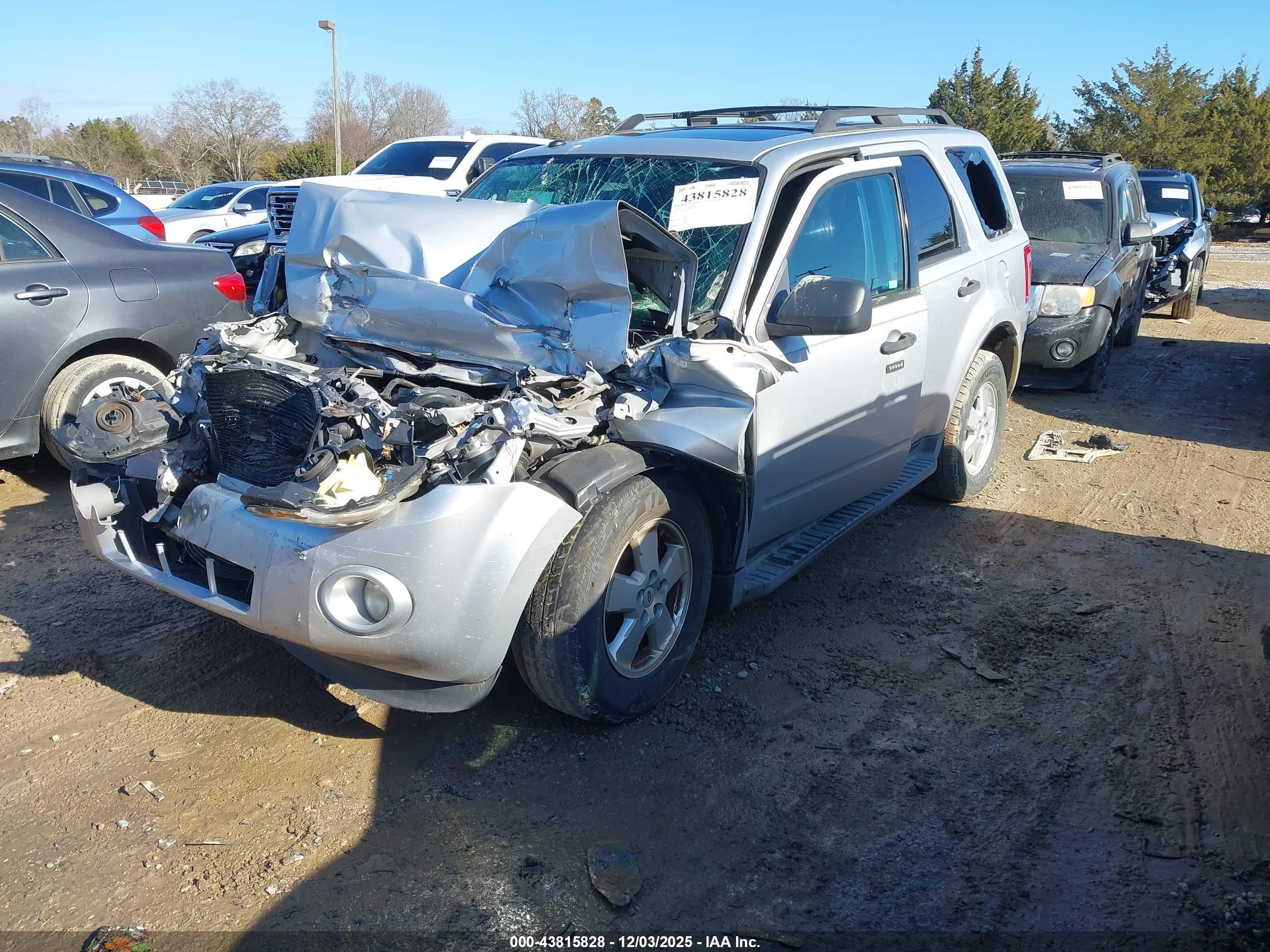 FORD ESCAPE image 2
