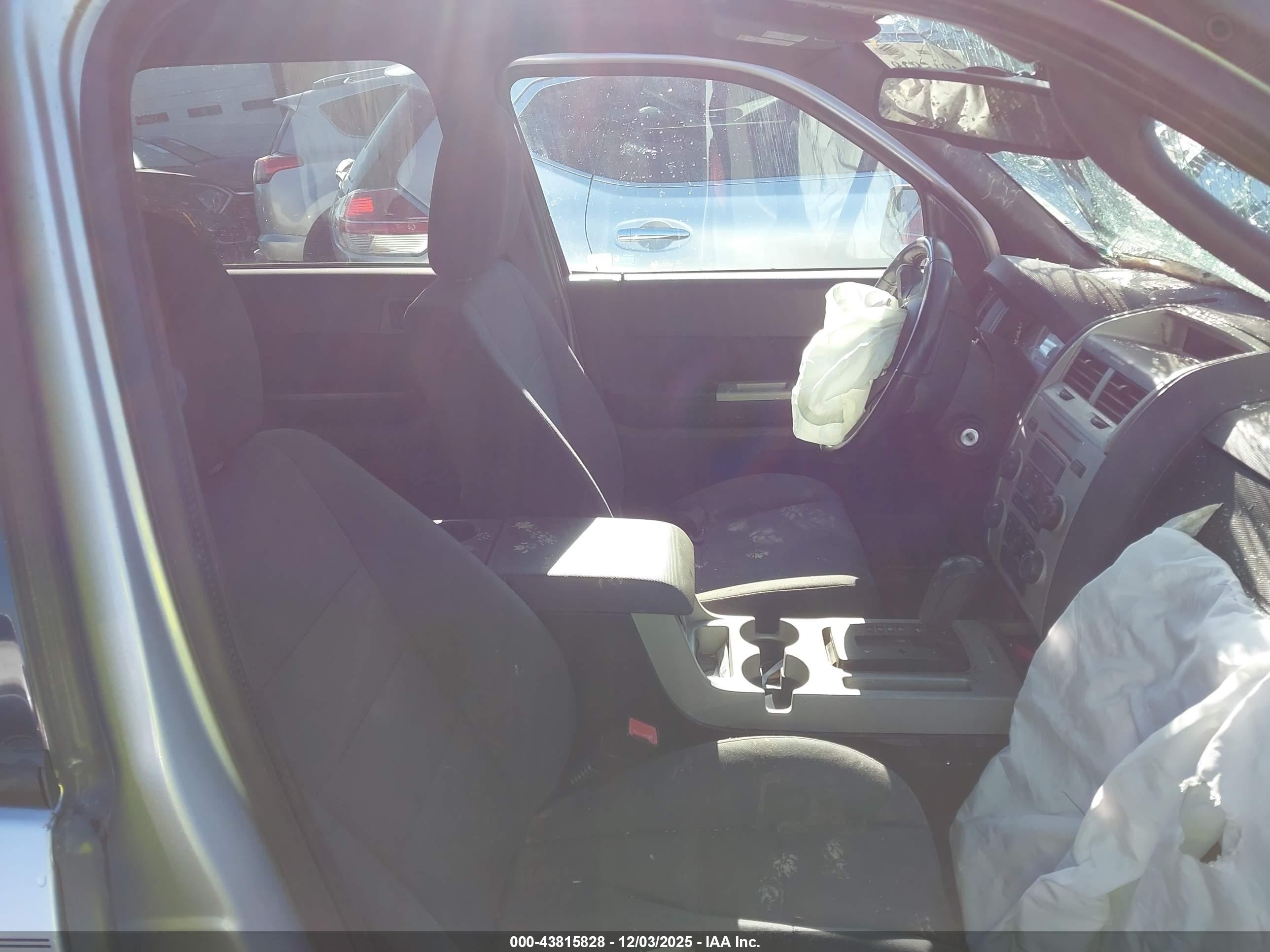 FORD ESCAPE image 5