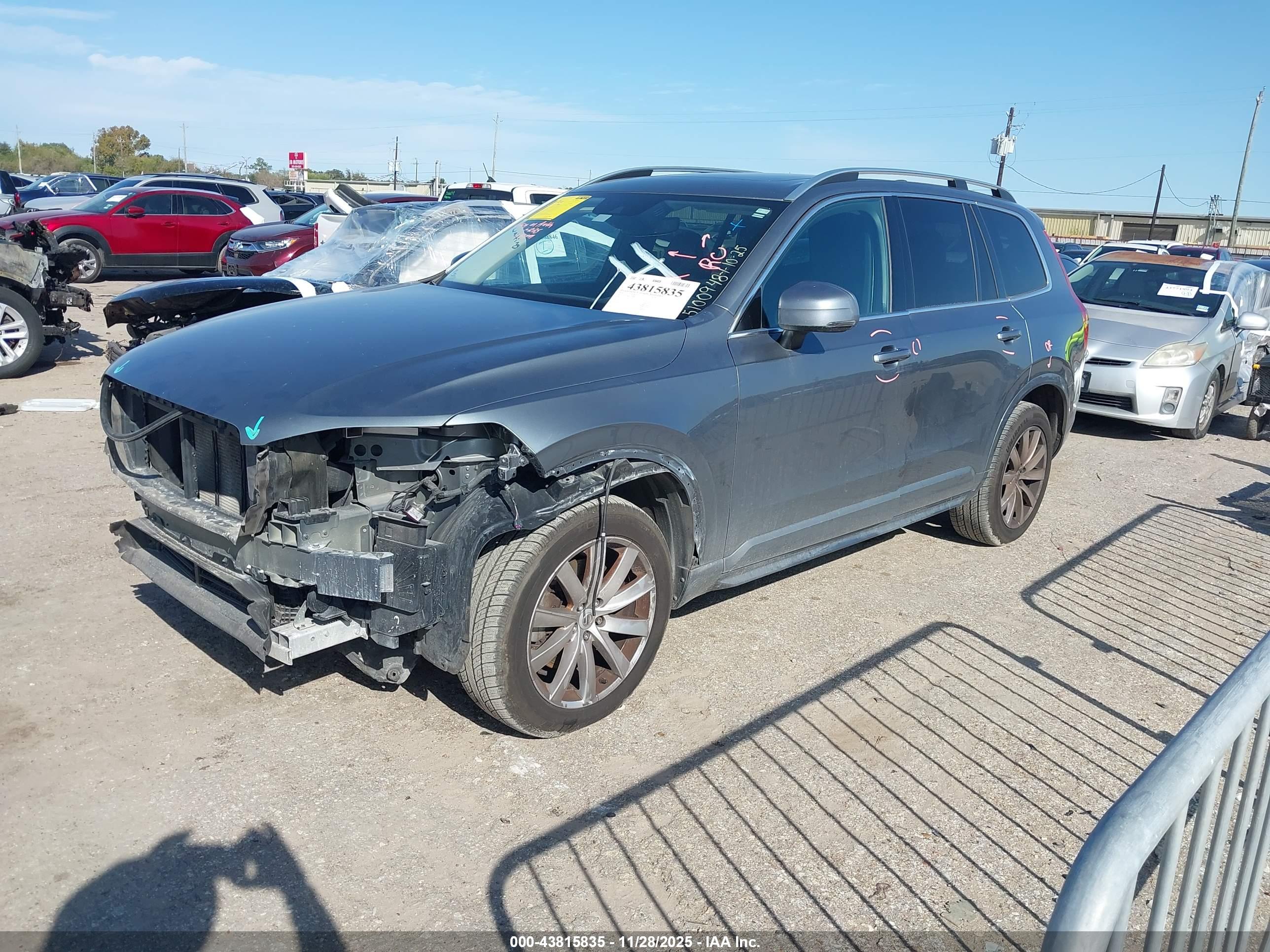 VOLVO XC90 image 2