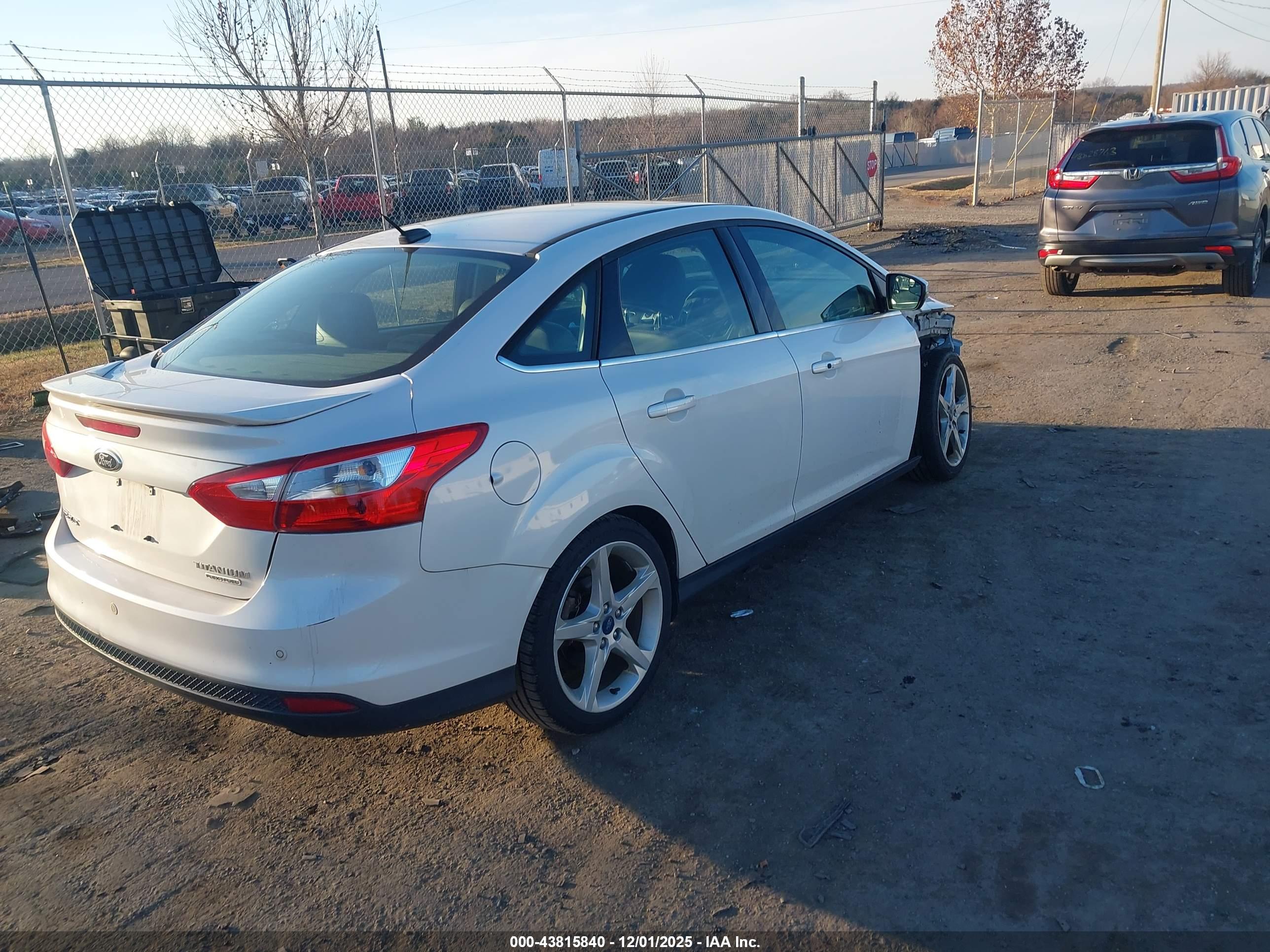 FORD FOCUS image 4