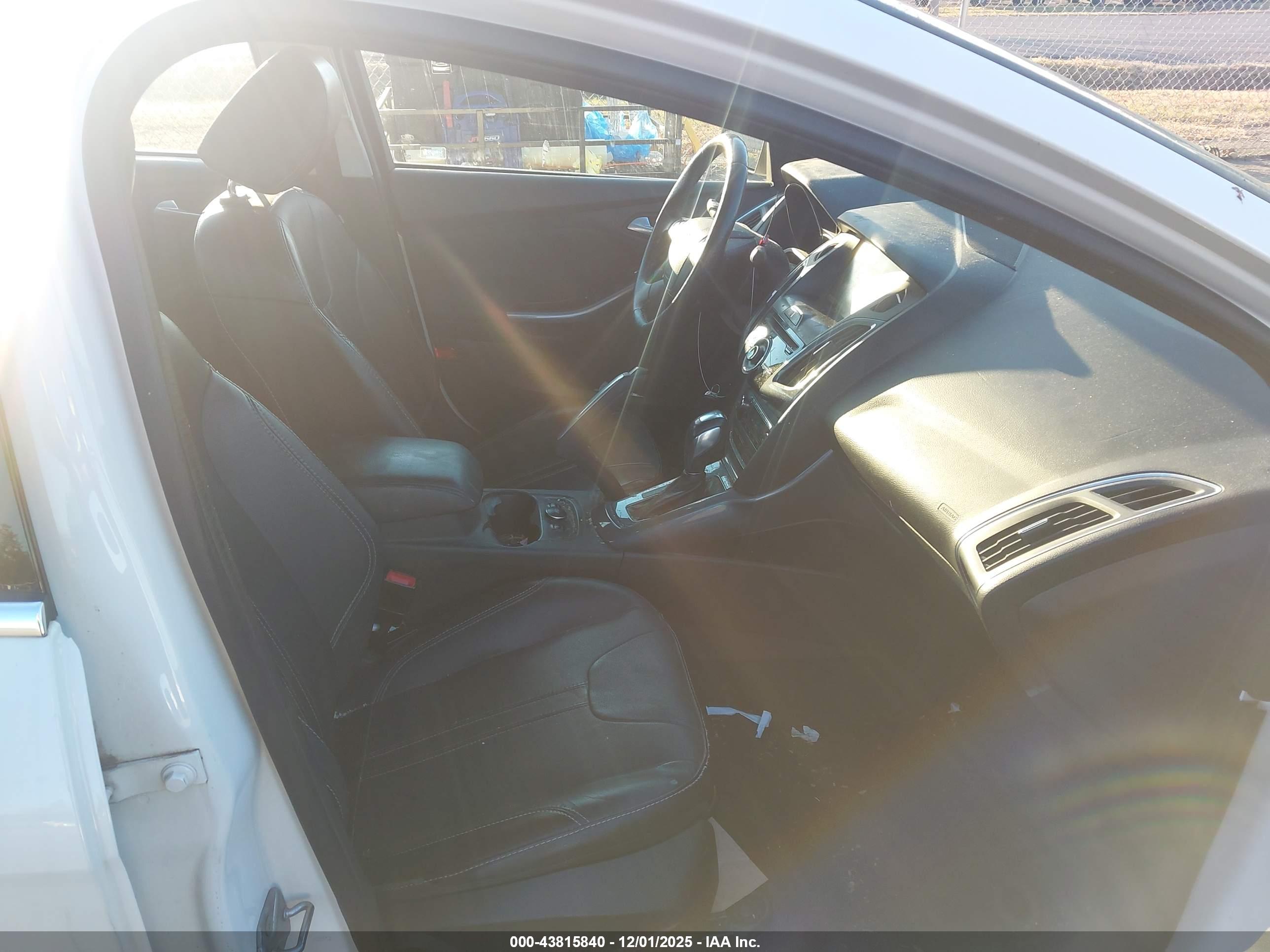 FORD FOCUS image 5