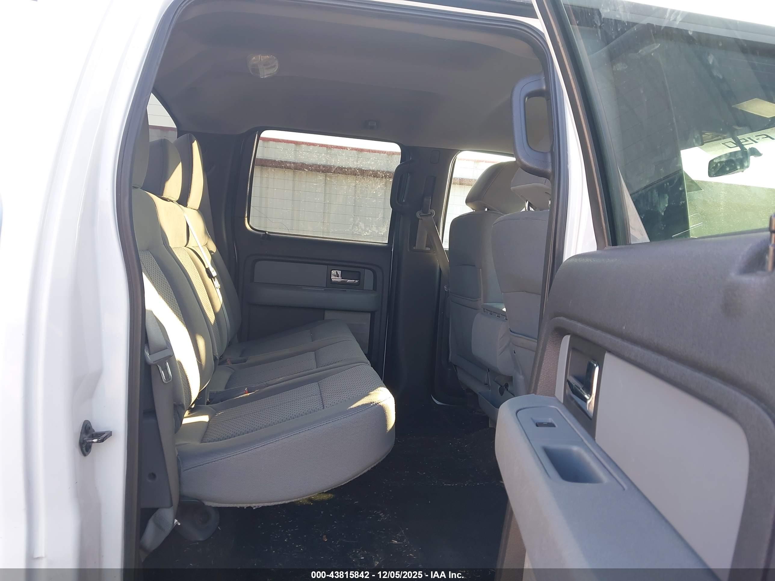 FORD F-150 image 8