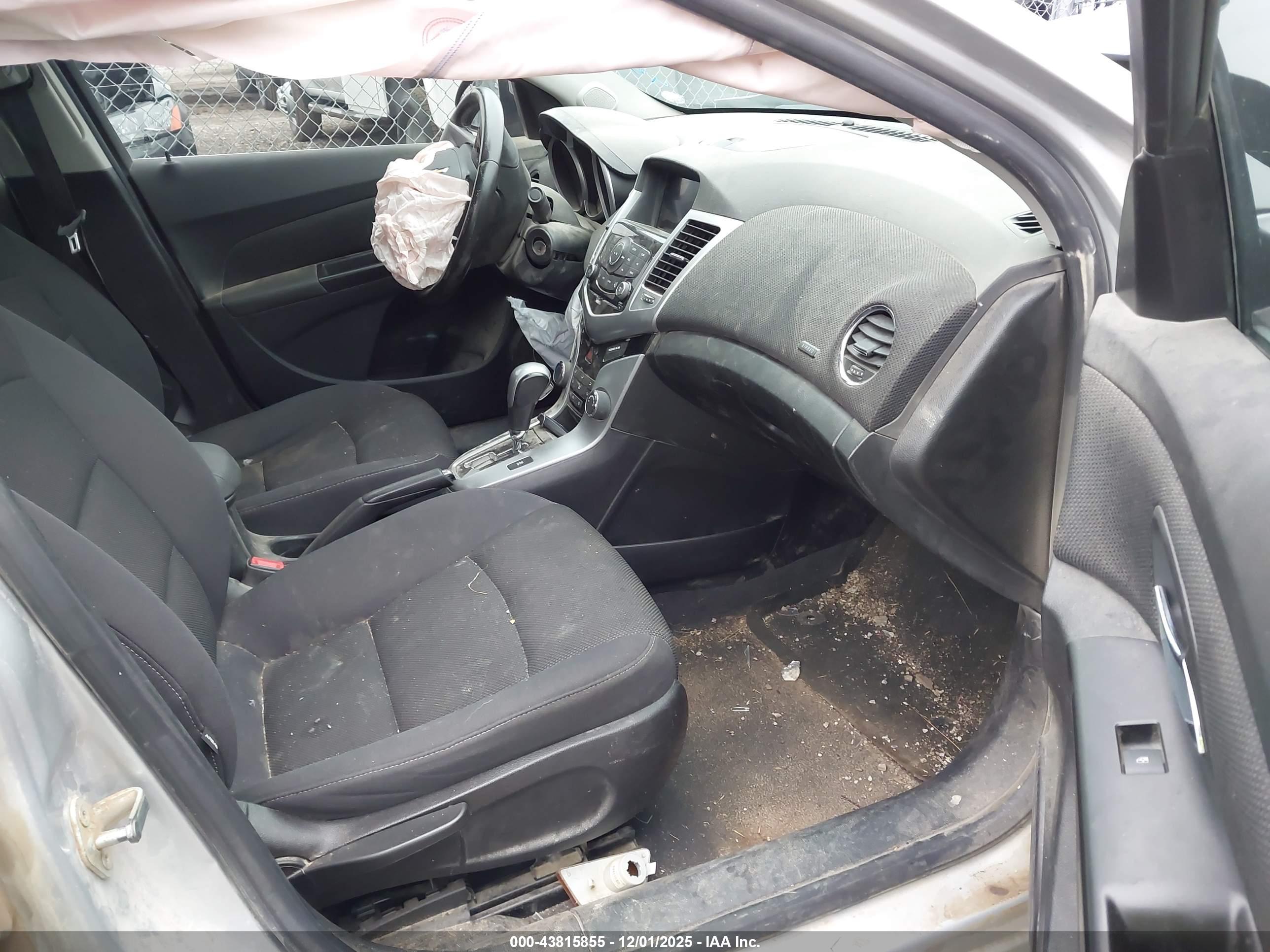 CHEVROLET CRUZE image 5