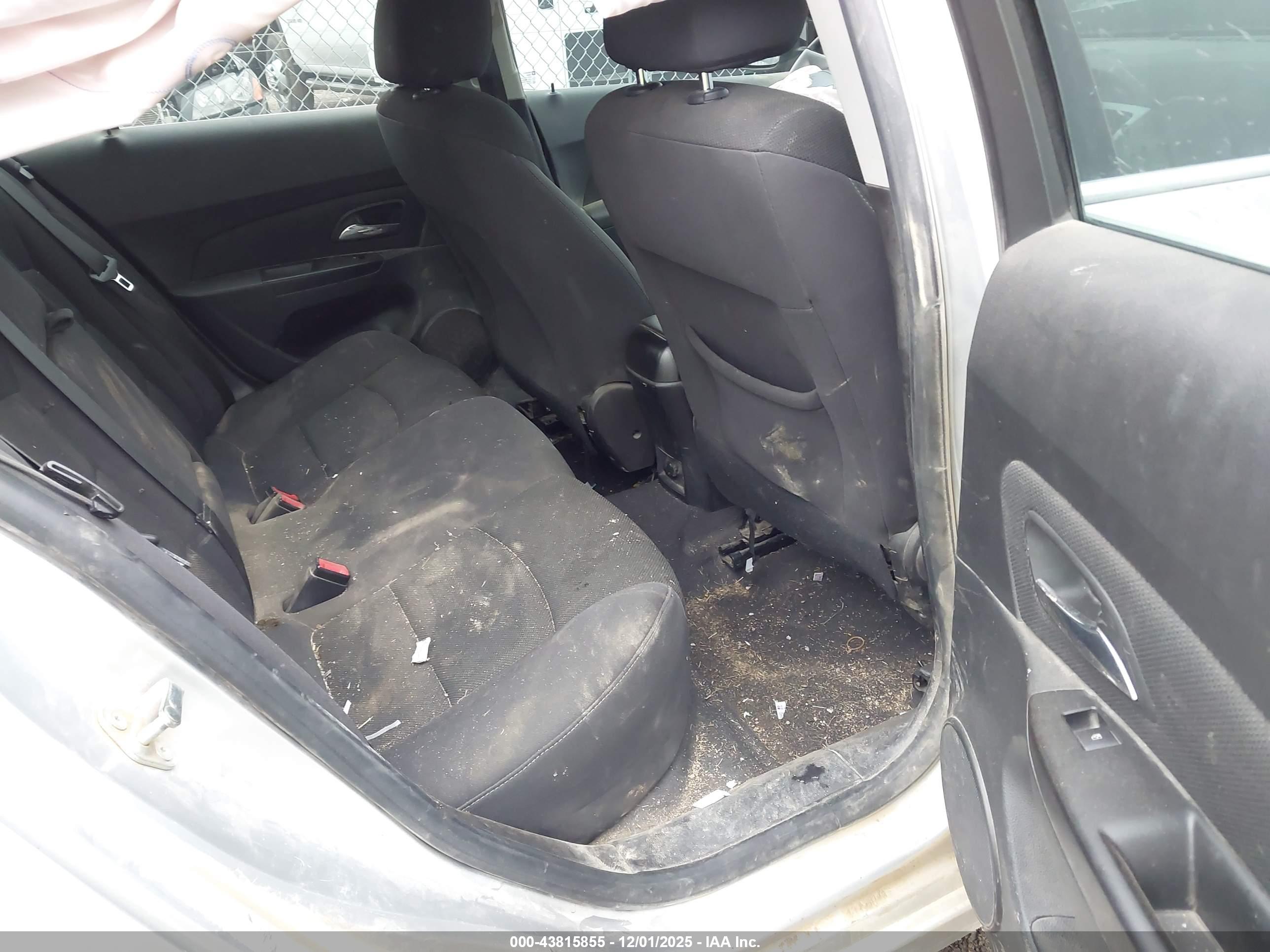 CHEVROLET CRUZE image 8