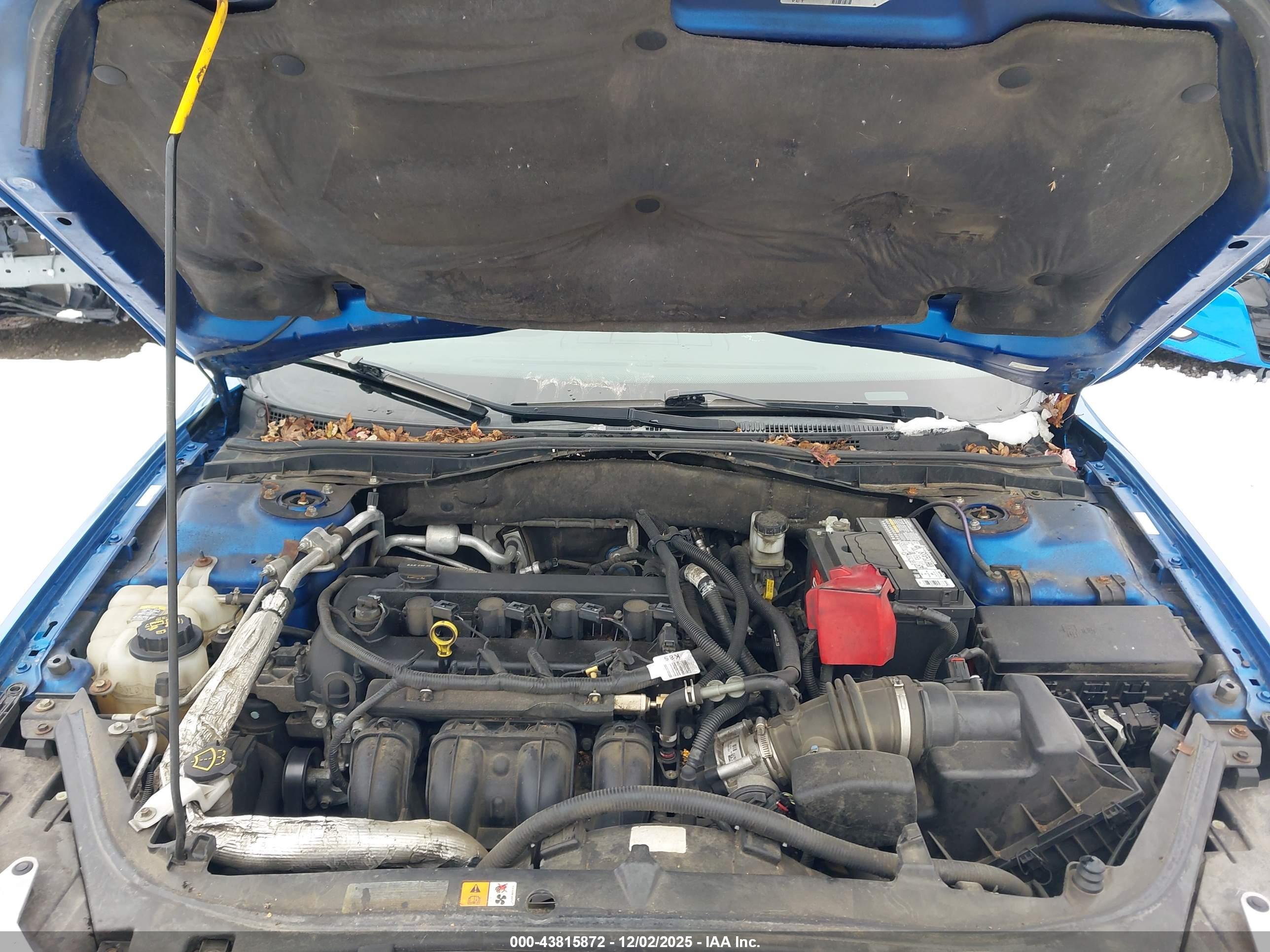 FORD FUSION image 10