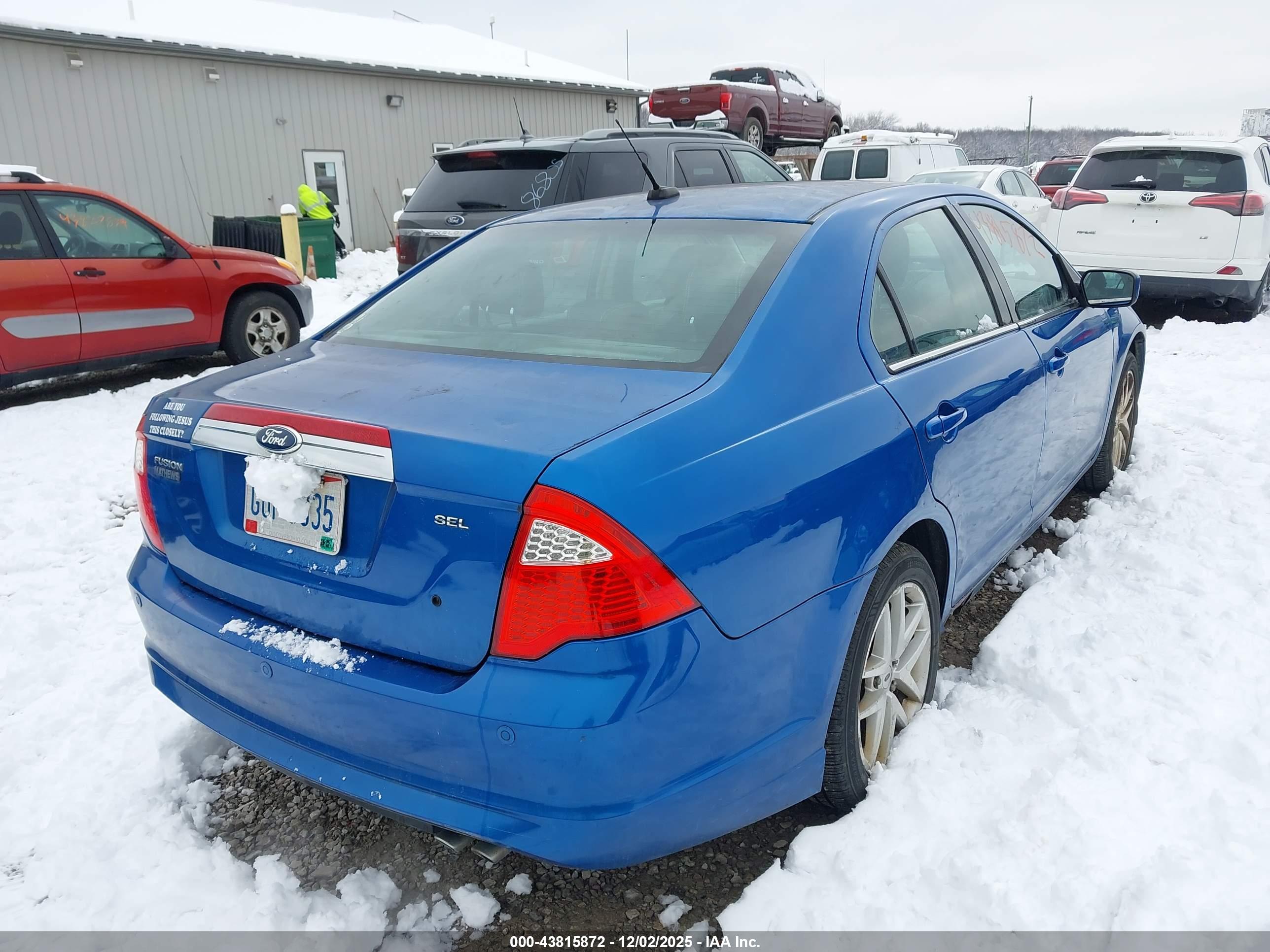 FORD FUSION image 4