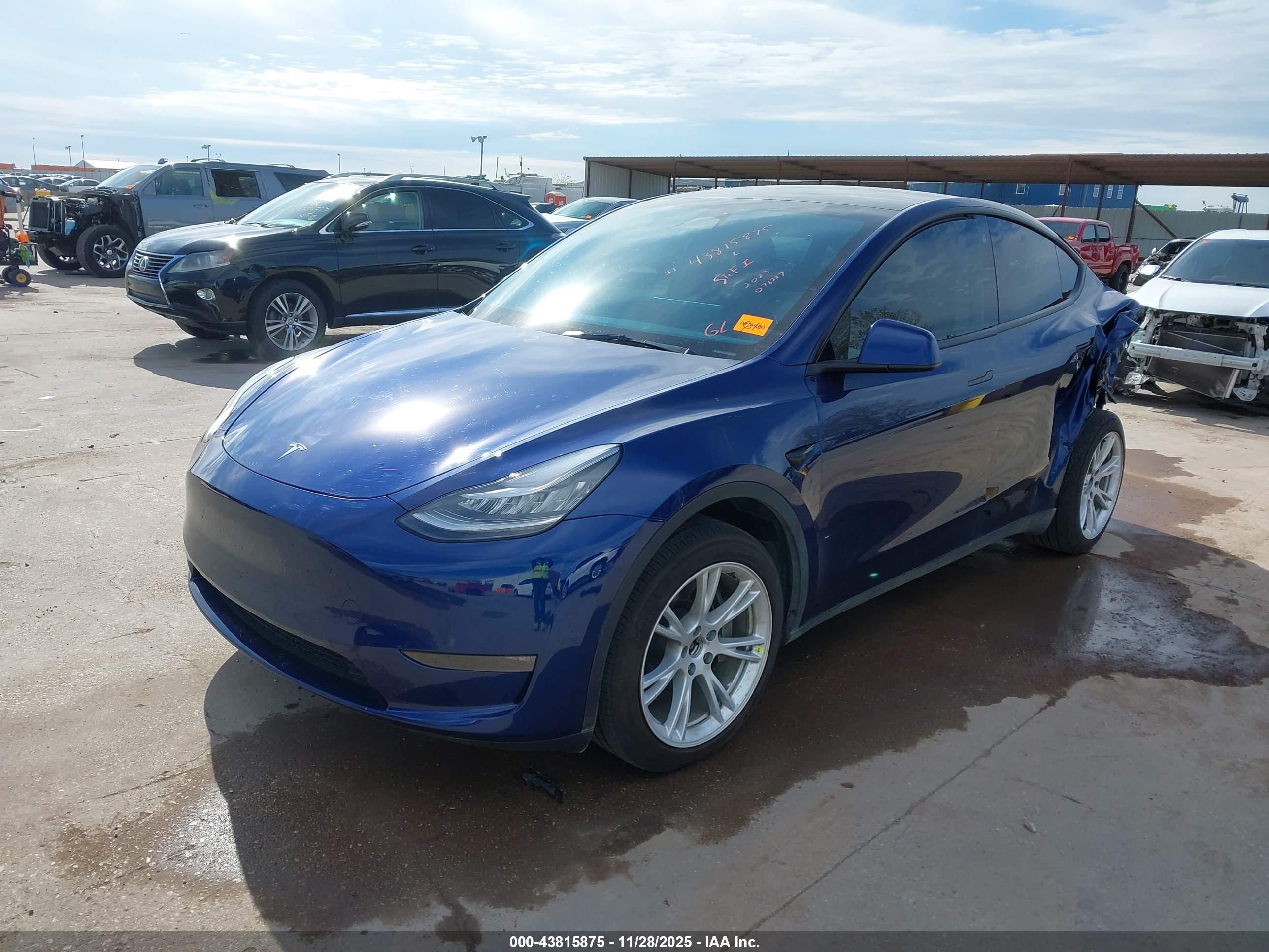 TESLA MODEL image 2