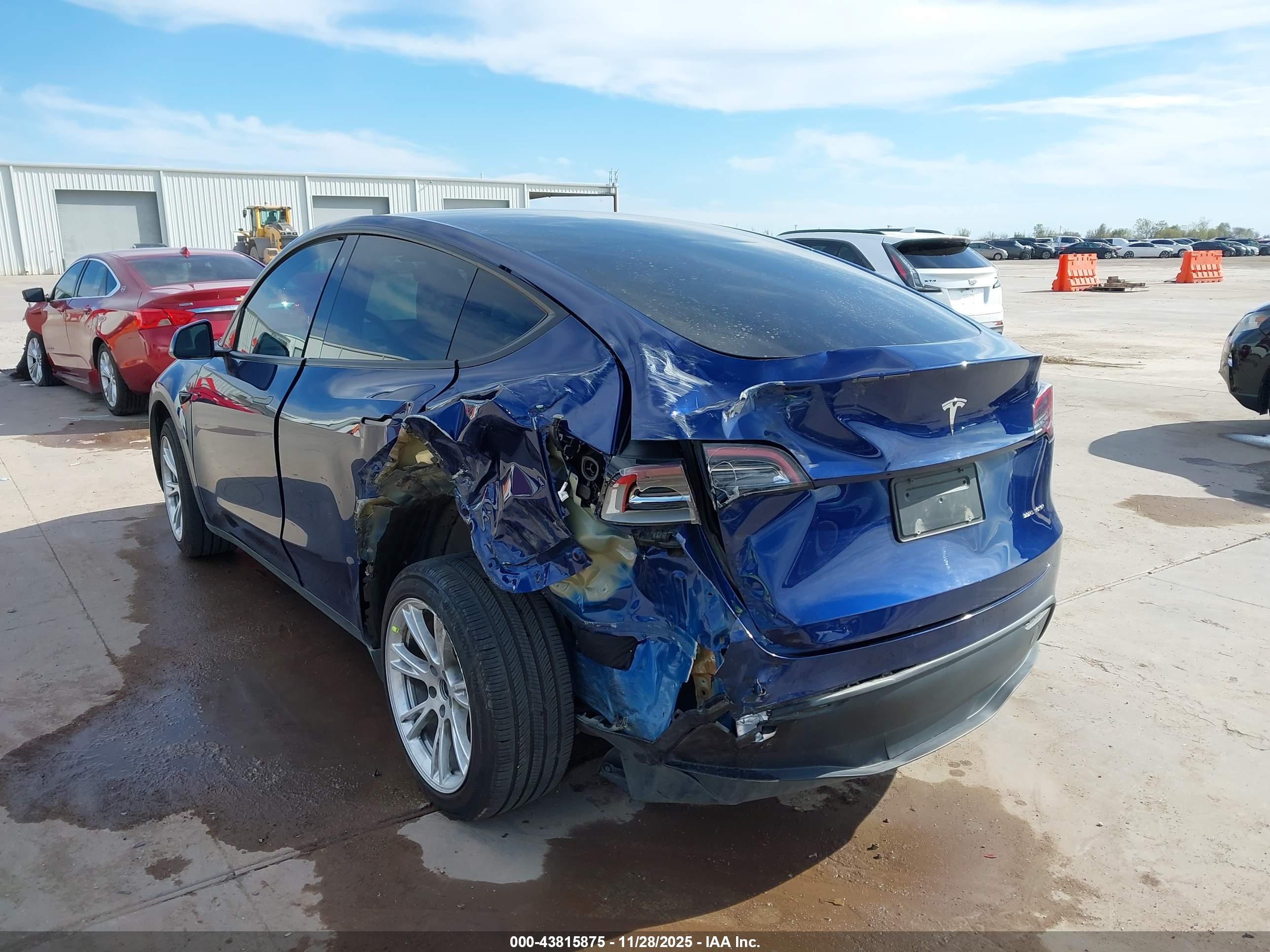 TESLA MODEL image 3