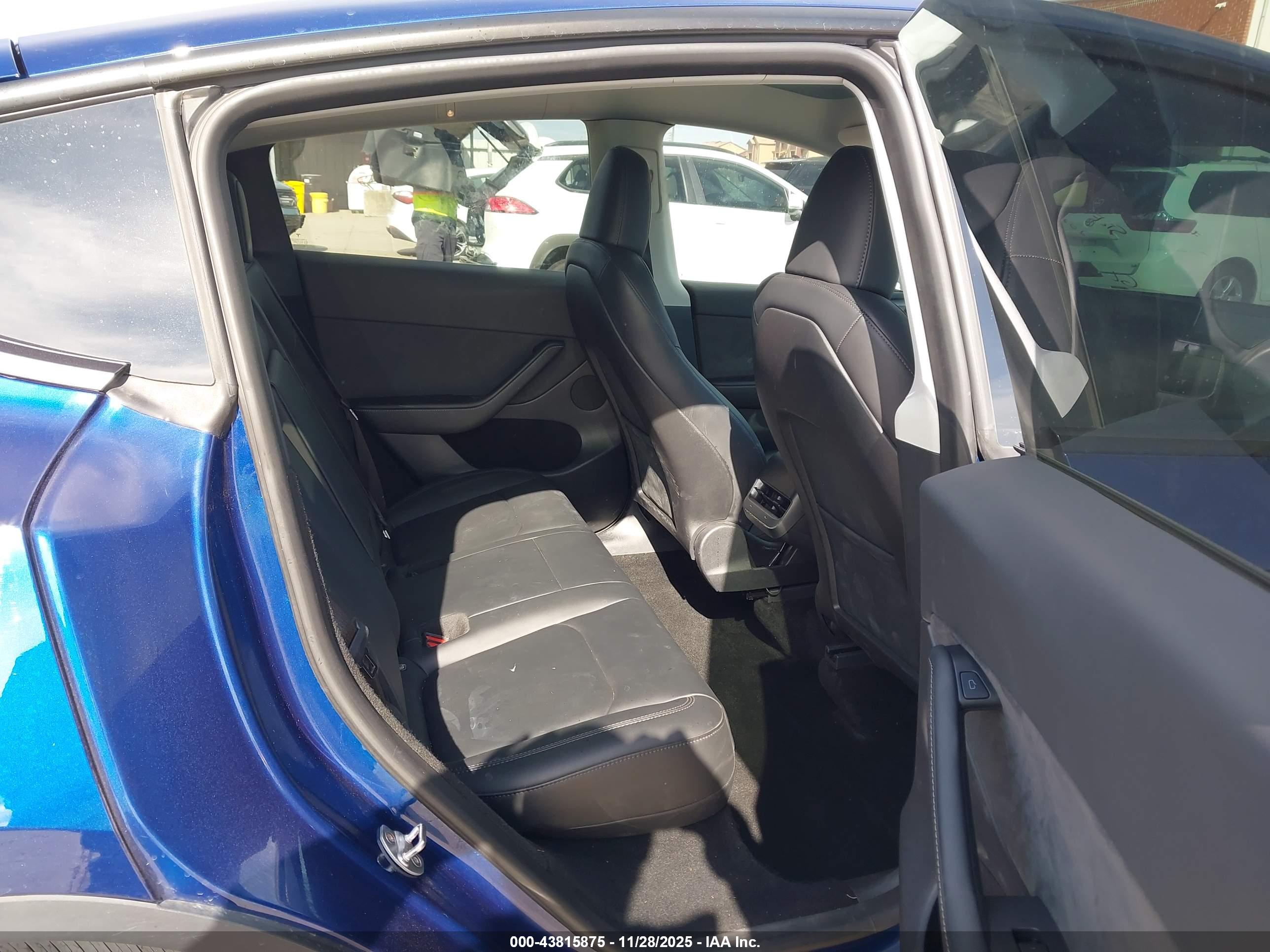 TESLA MODEL image 8