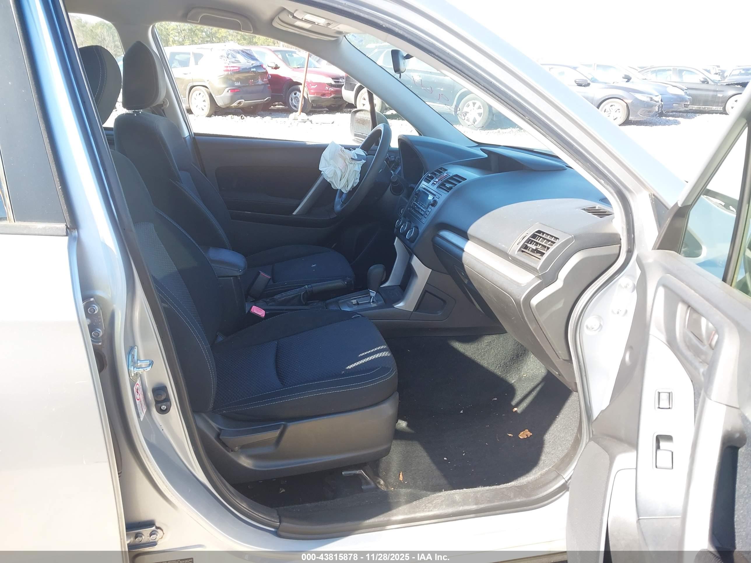SUBARU FORESTER image 5