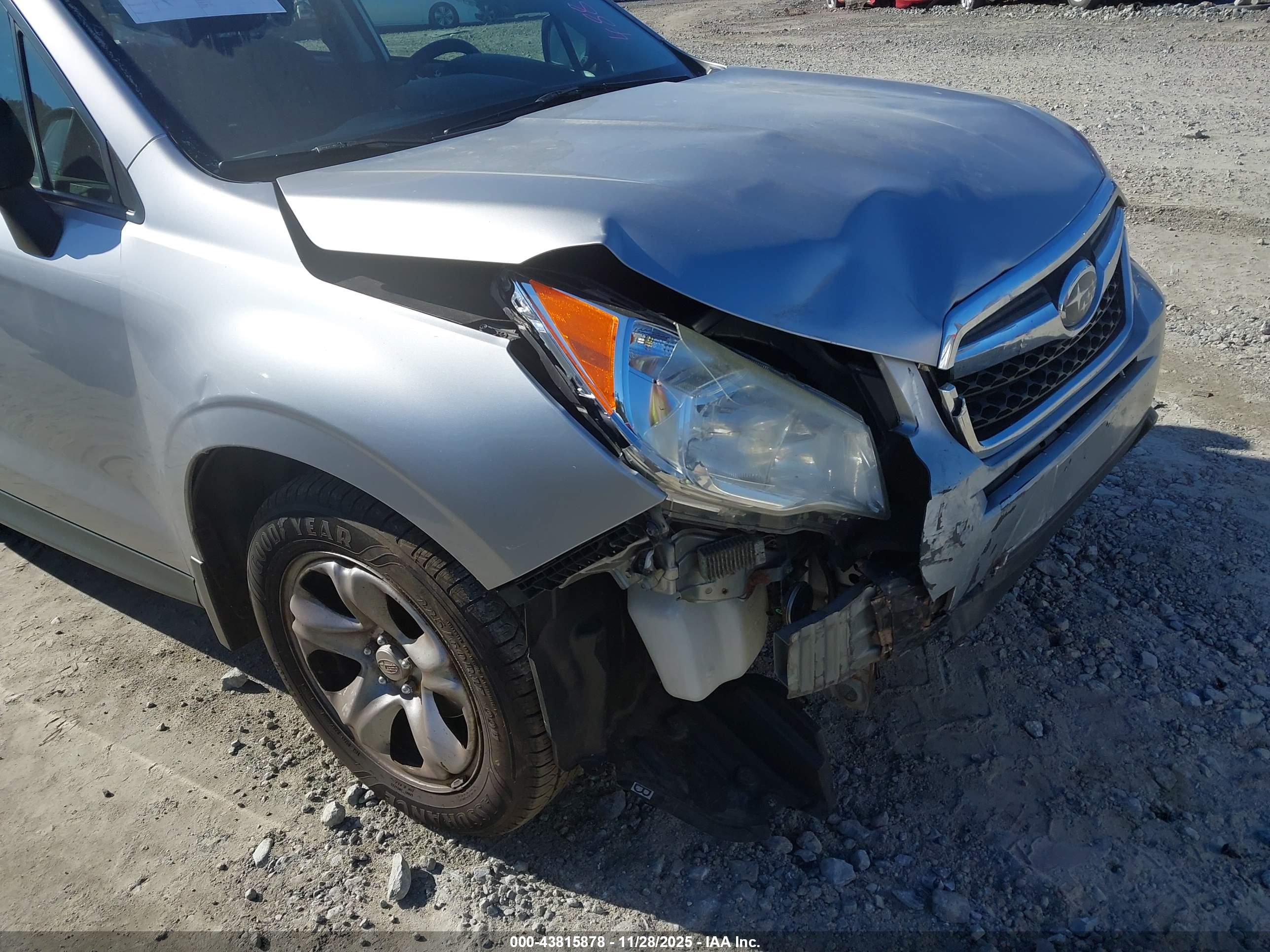 SUBARU FORESTER image 6