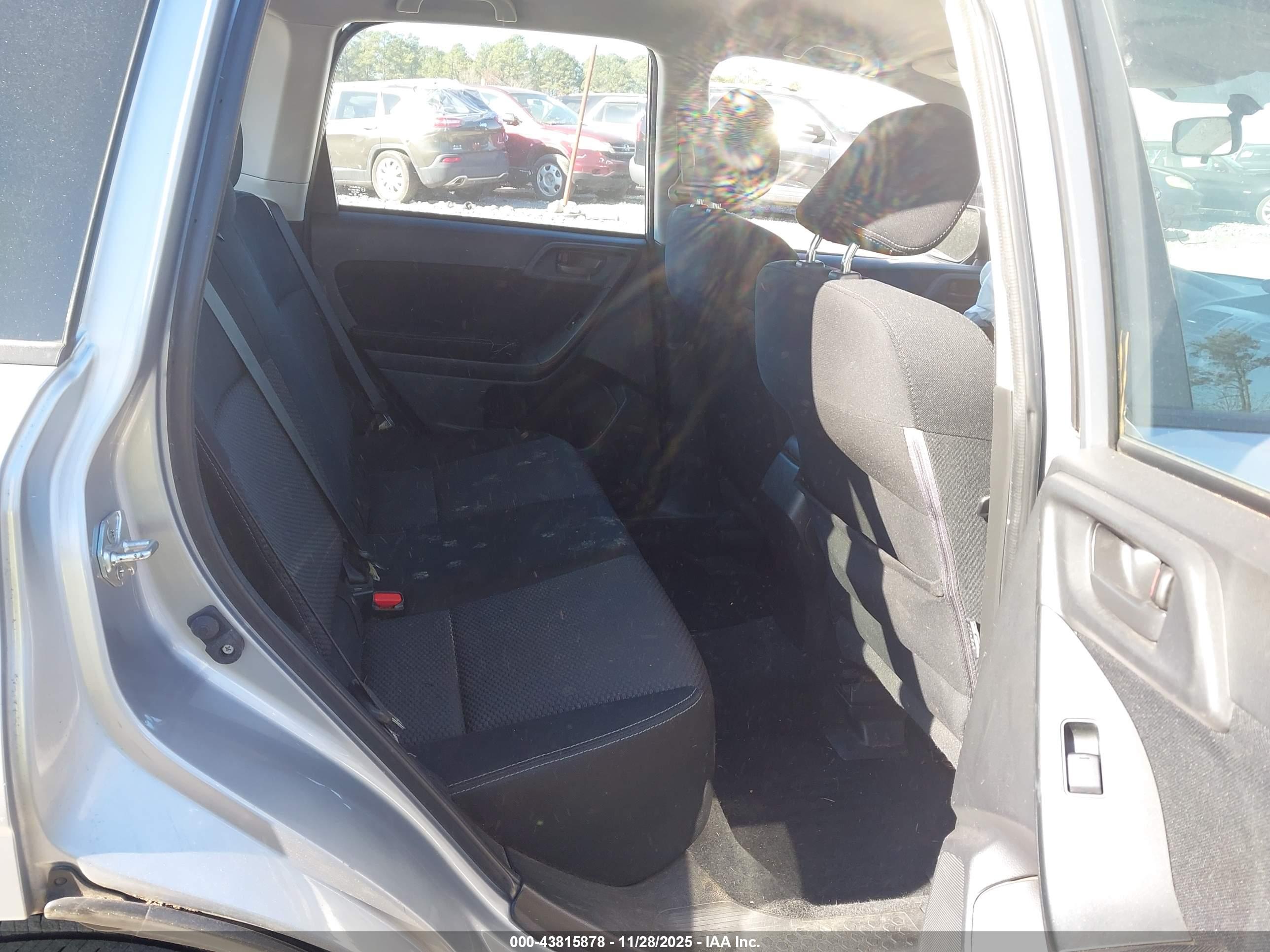 SUBARU FORESTER image 8