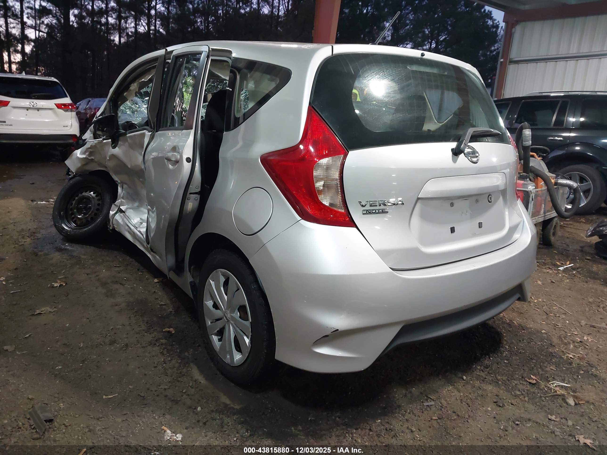 NISSAN VERSA image 3