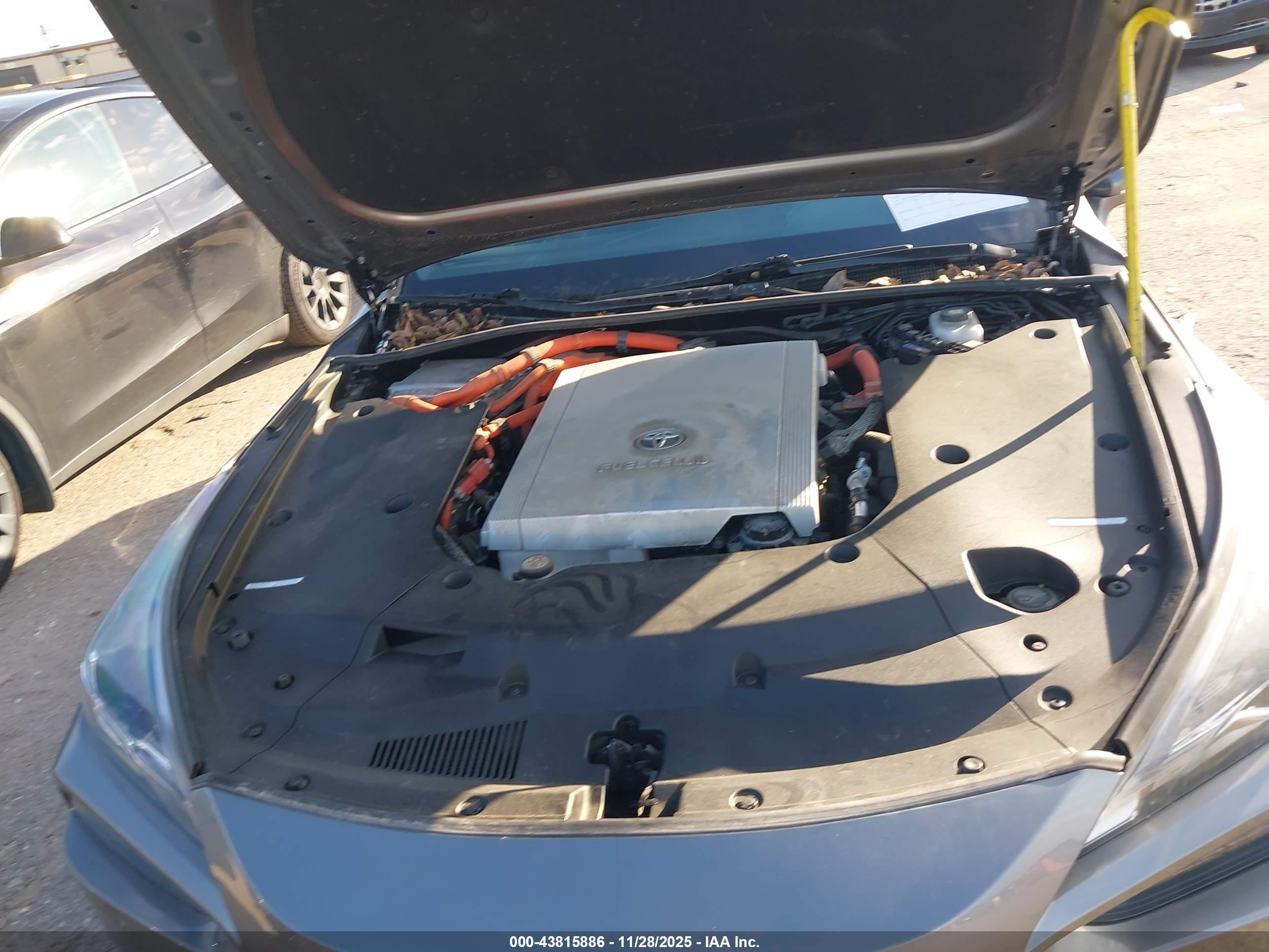 TOYOTA MIRAI image 10