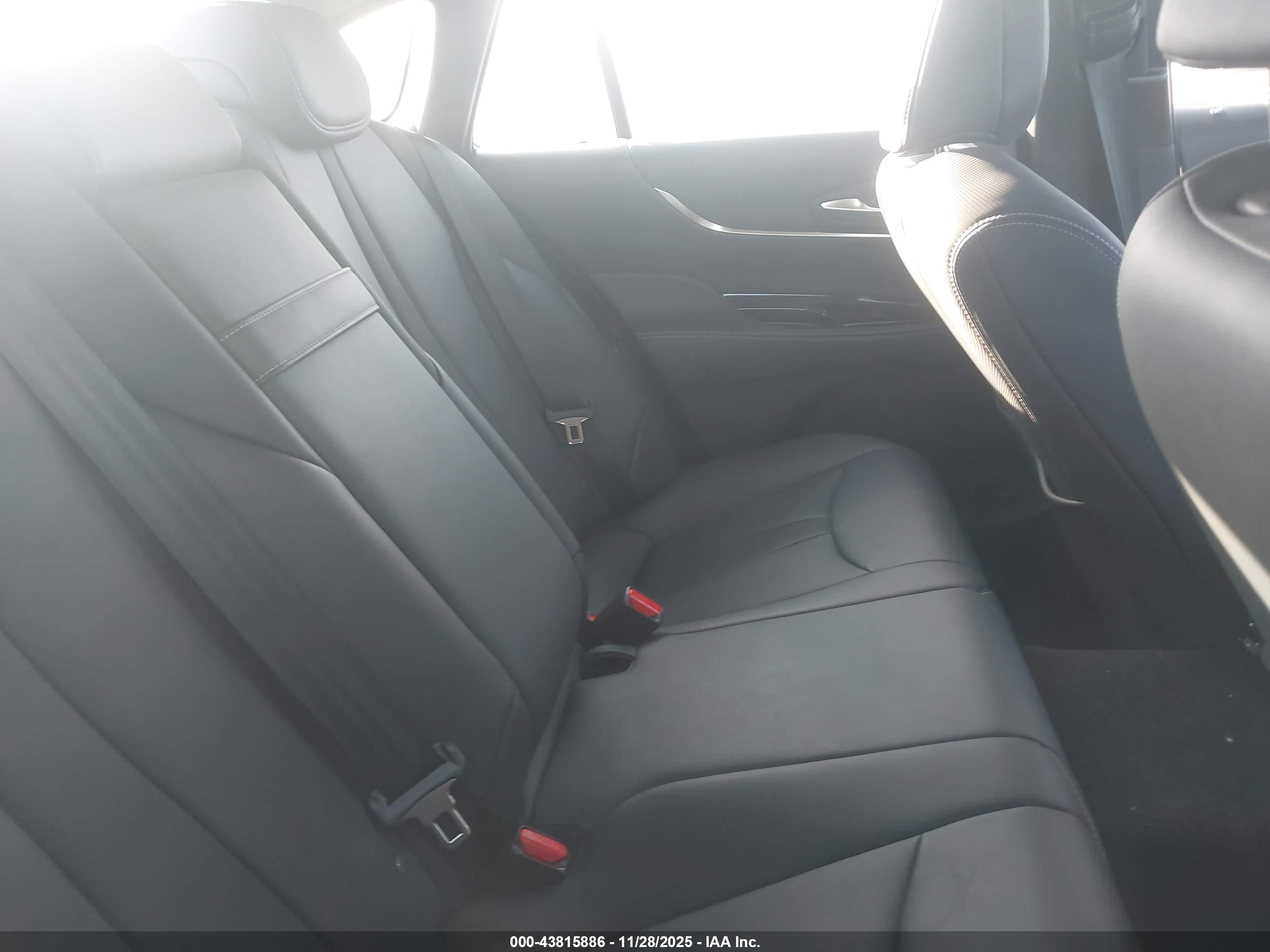 TOYOTA MIRAI image 8