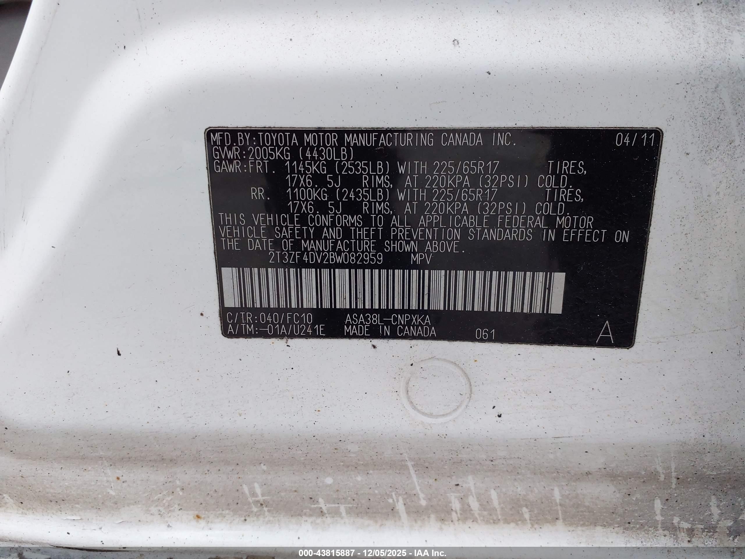 TOYOTA RAV4 image 9