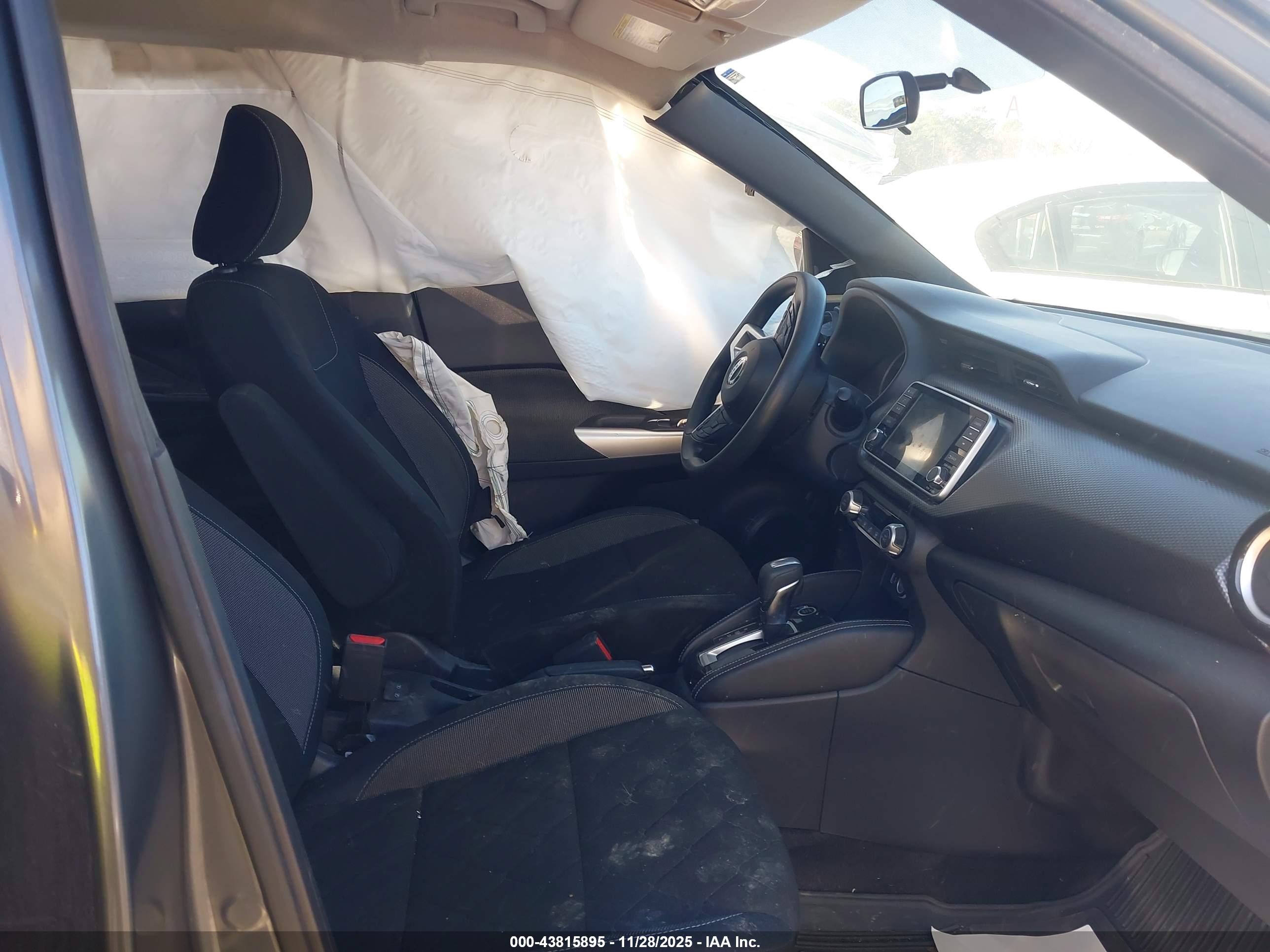 NISSAN KICKS image 5
