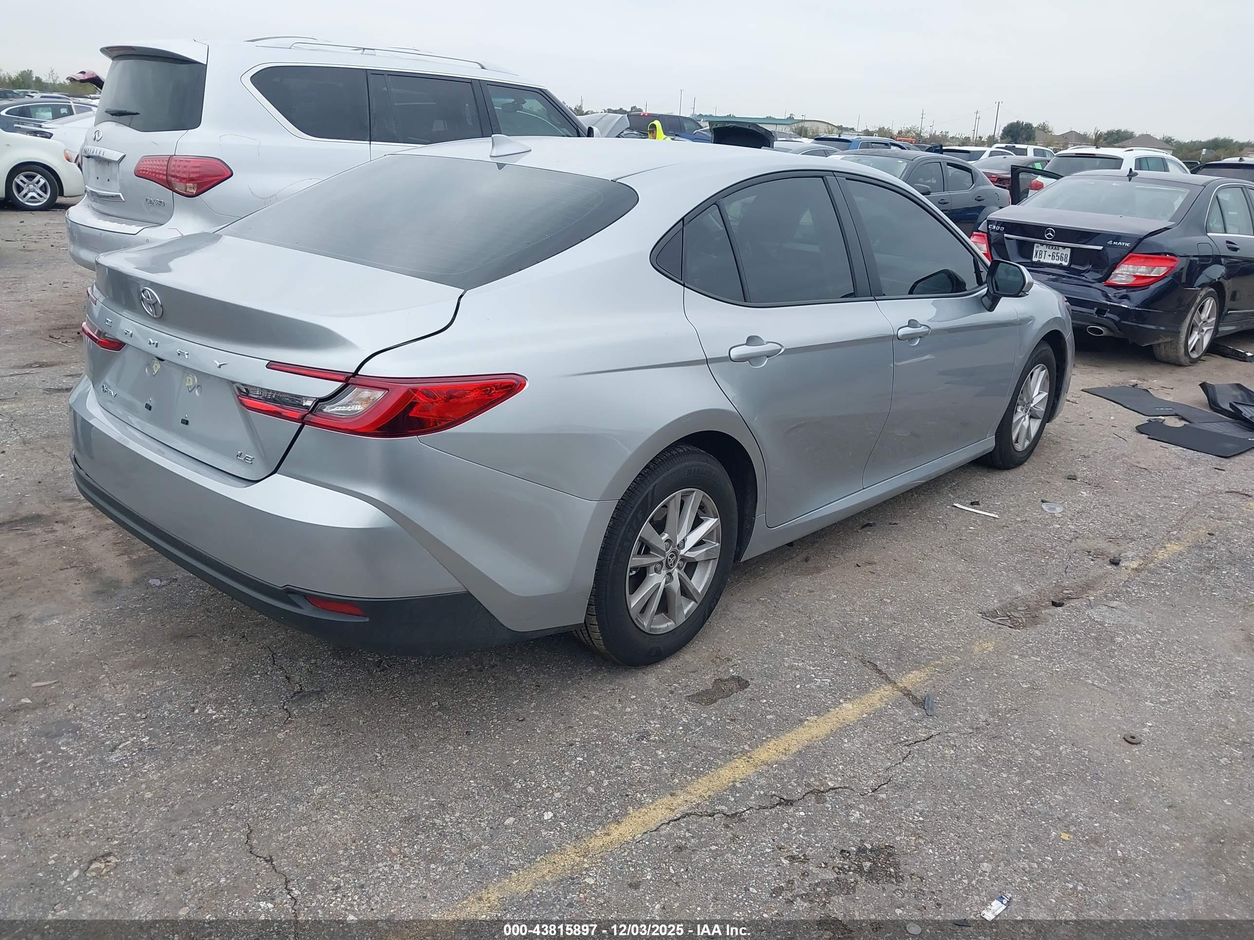 TOYOTA CAMRY image 4