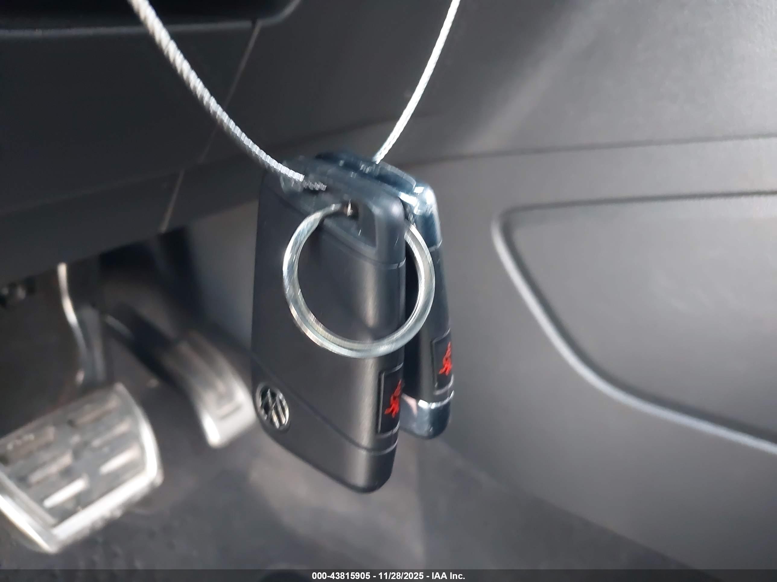 VOLKSWAGEN ATLAS image 11