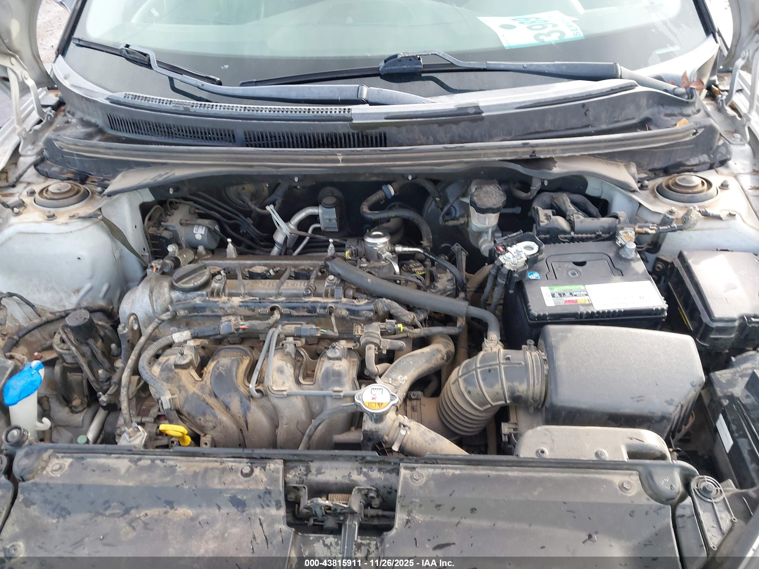 HYUNDAI VELOSTER image 10
