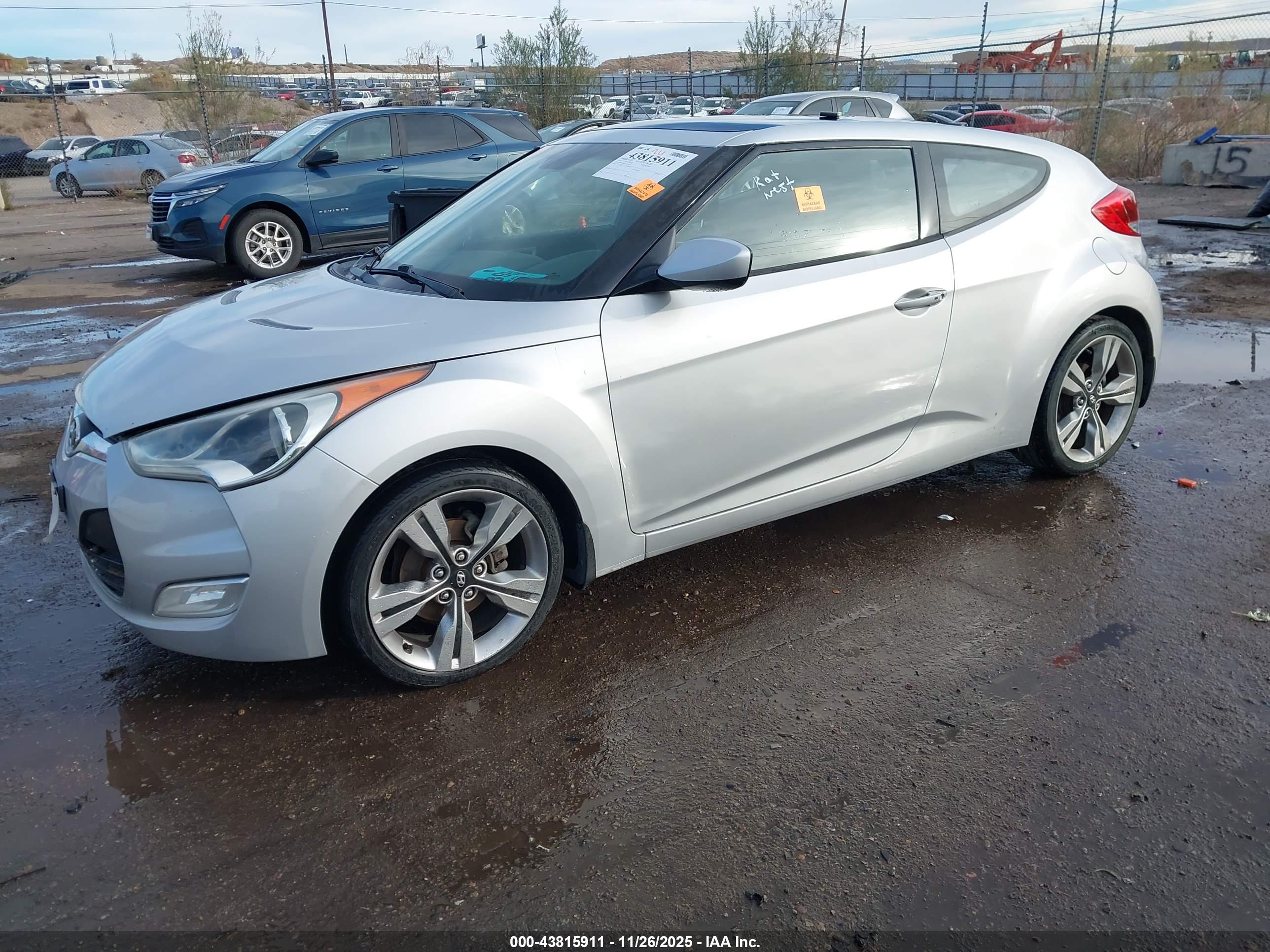 HYUNDAI VELOSTER image 2