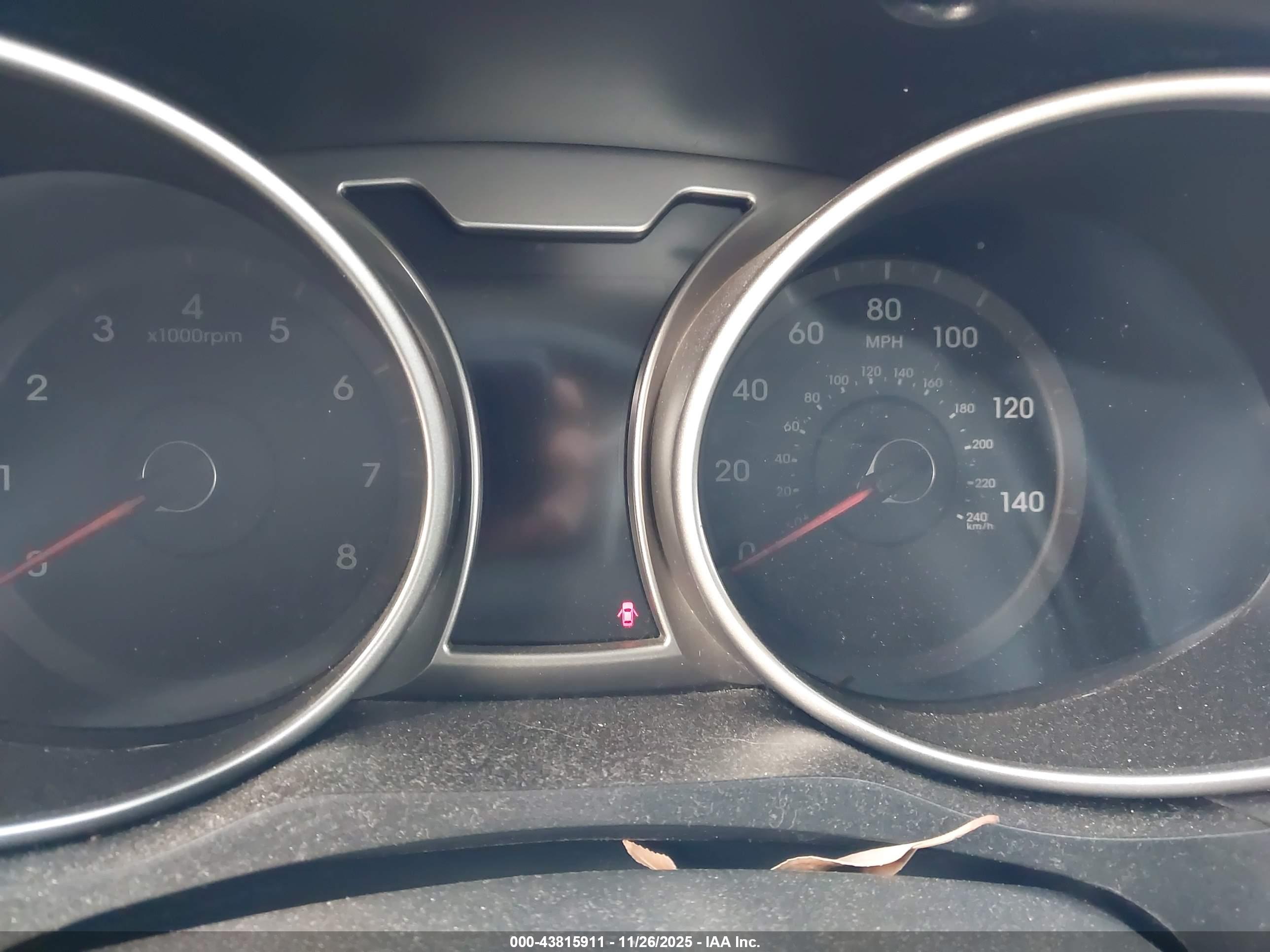 HYUNDAI VELOSTER image 7