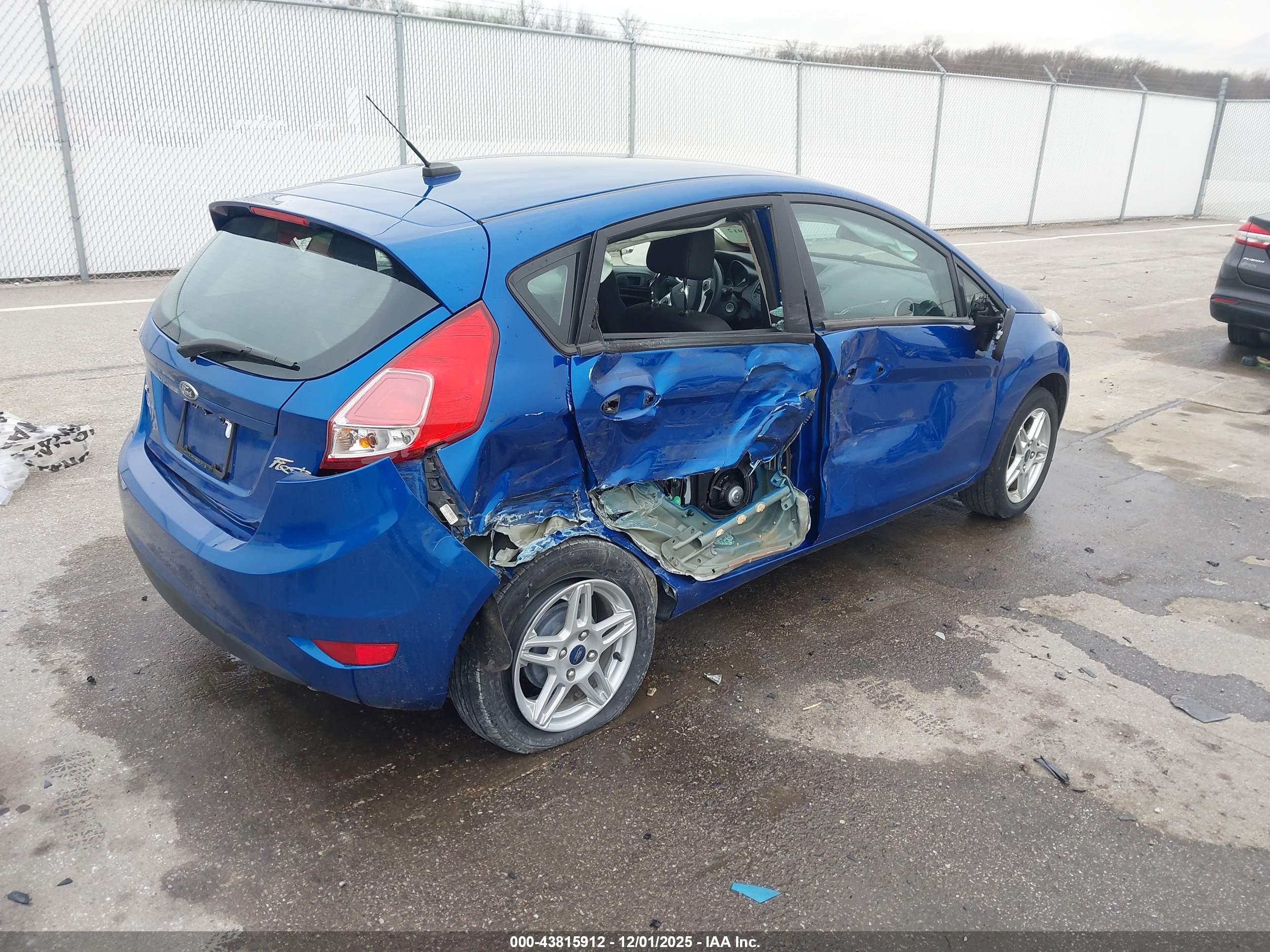 FORD FIESTA image 4
