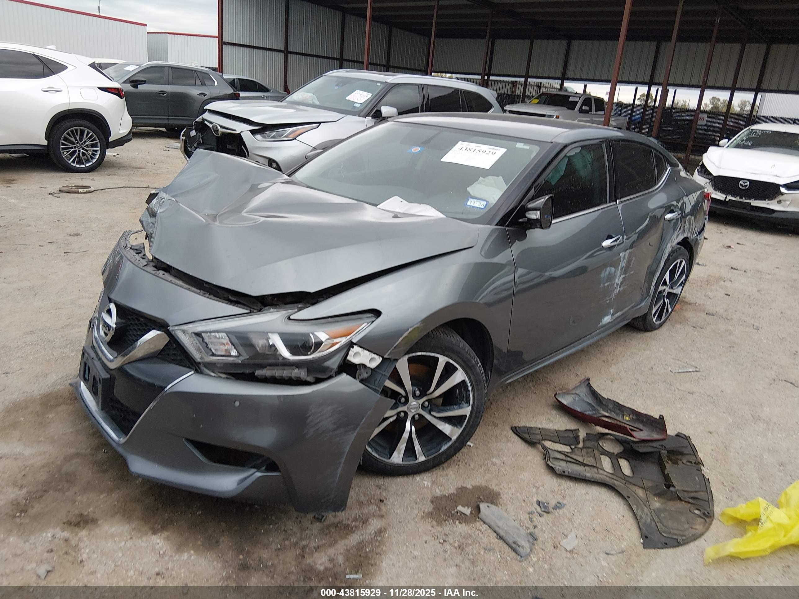 NISSAN MAXIMA image 2